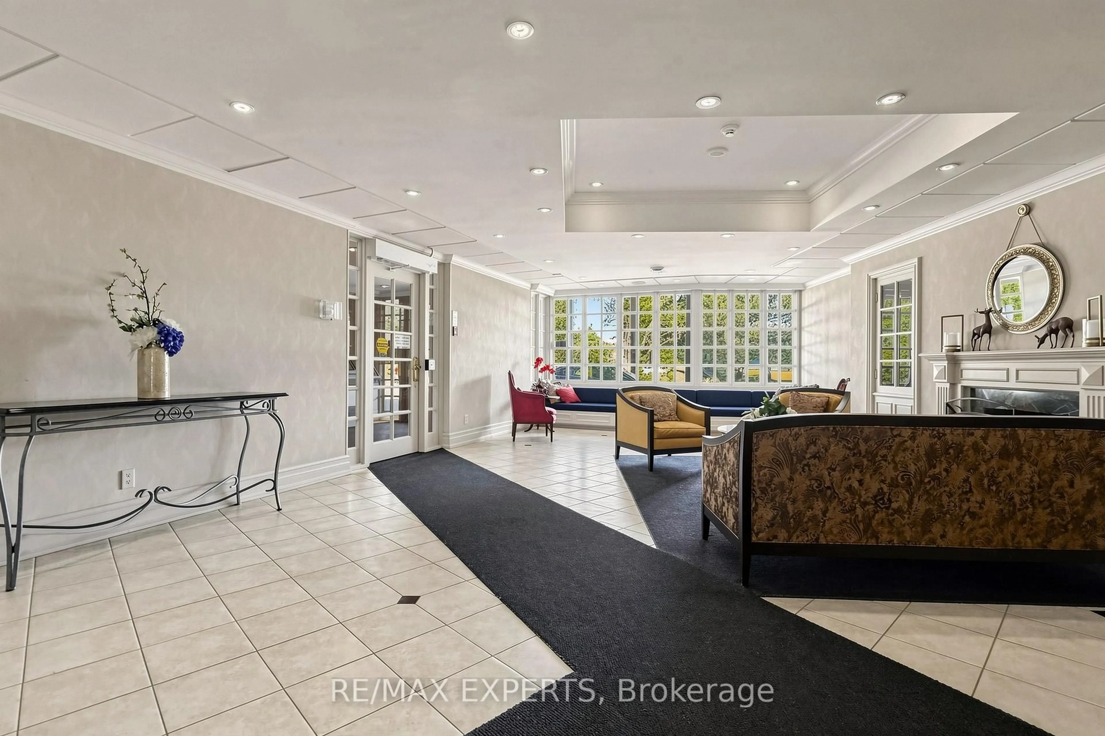 Lobby for 1360 Rathburn Rd #909, Mississauga Ontario L4W 4H4