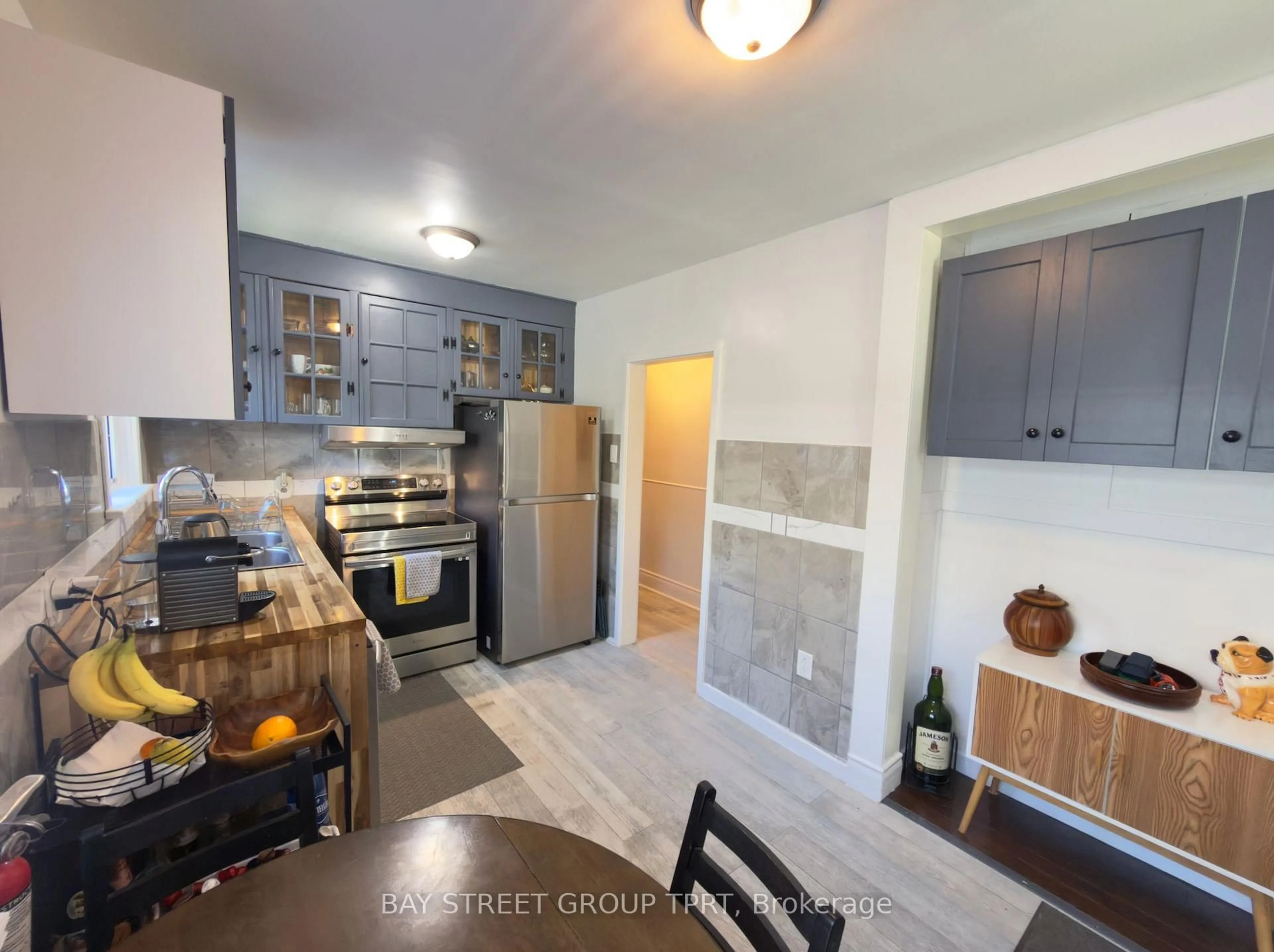 Open concept kitchen, ceramic/tile floor for 134 Clearbrooke Circ, Toronto Ontario M9W 2G1