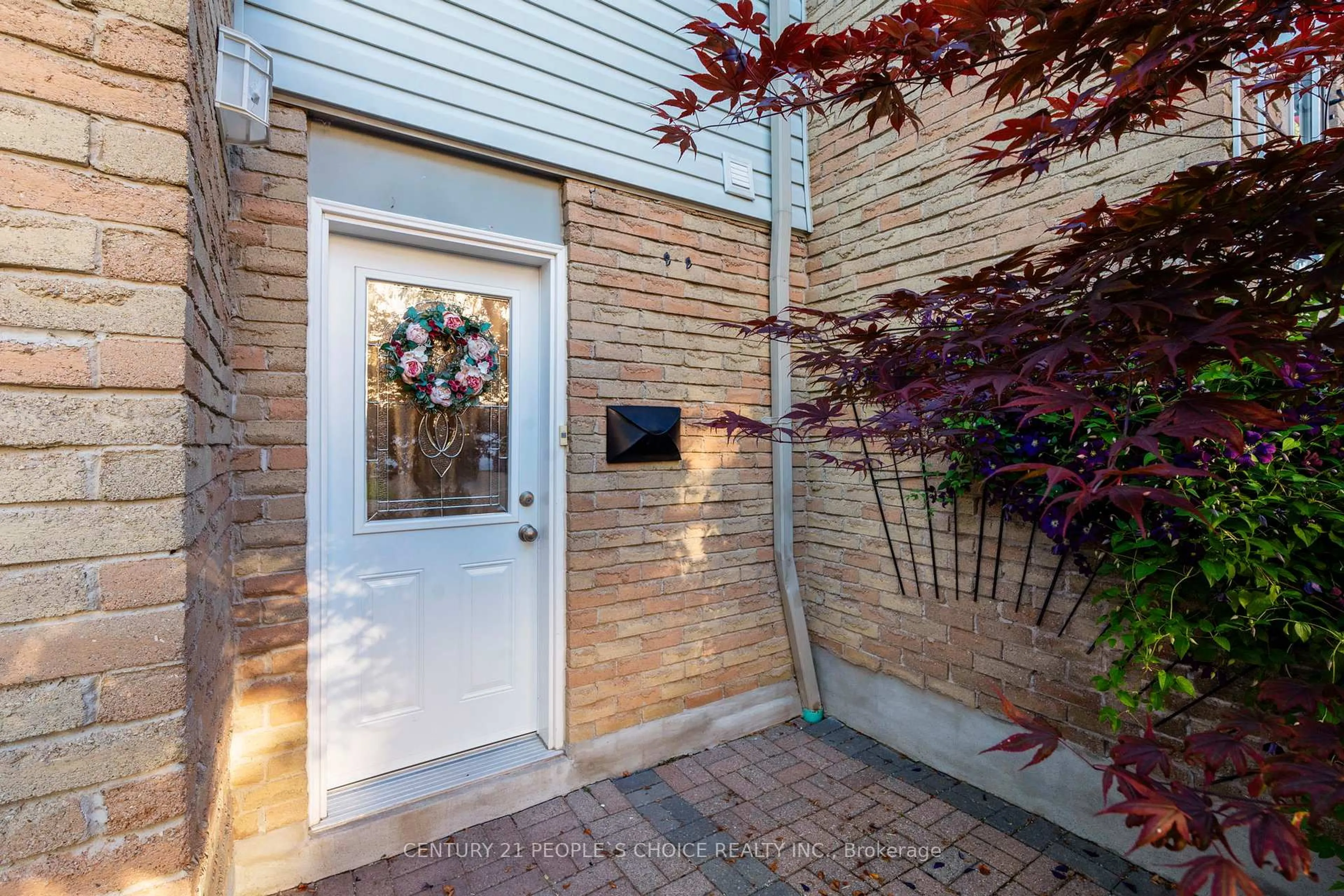 Indoor entryway for 5878 Montevideo Rd #22, Mississauga Ontario L5N 2V5