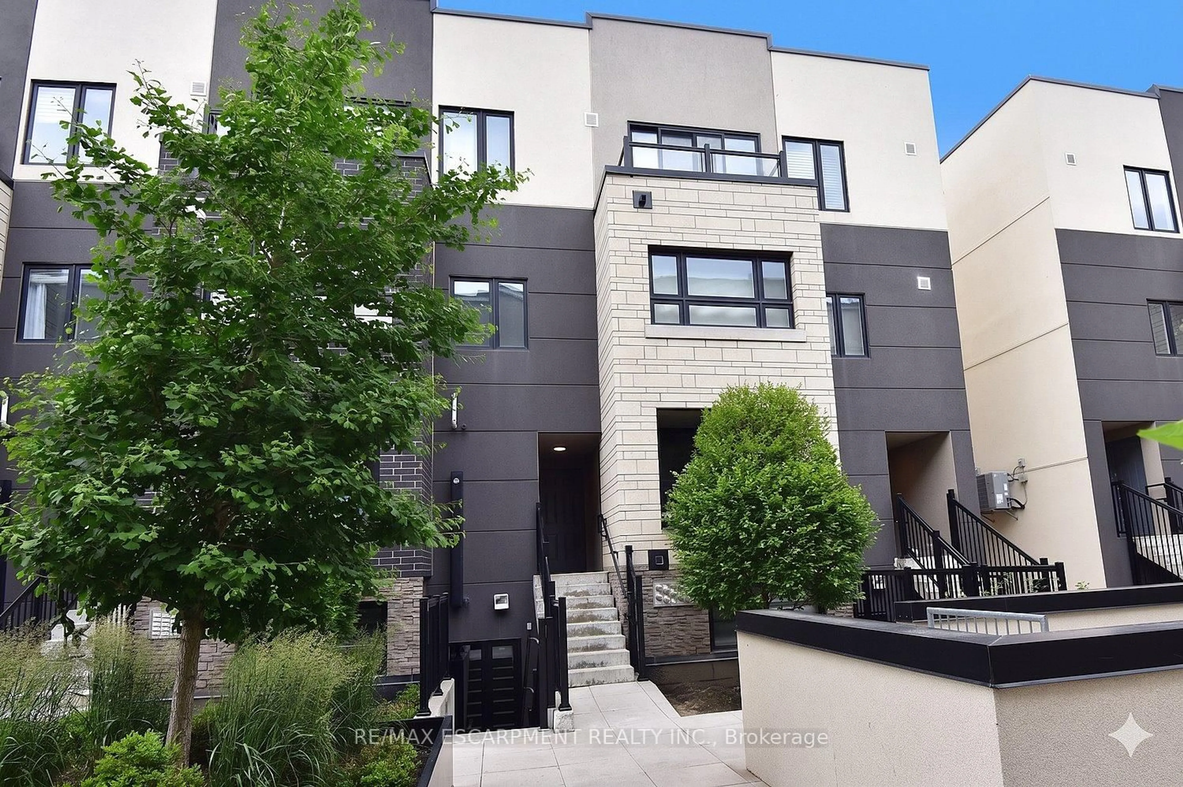Unknown for 1135 COOKE Blvd #112, Burlington Ontario L7T 4A8