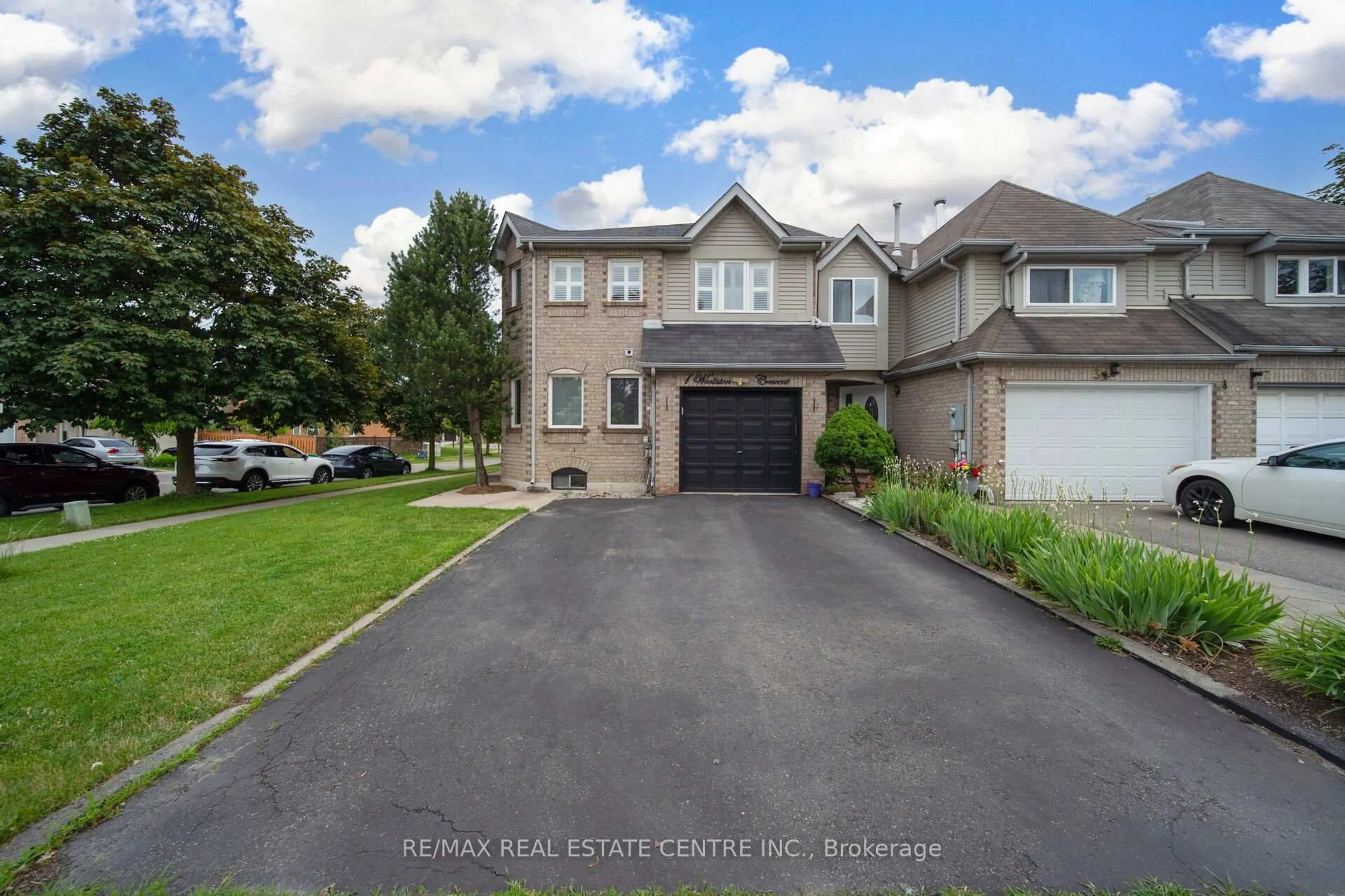 A pic from outside/outdoor area/front of a property/back of a property/a pic from drone, street for 1 Wooliston Cres, Brampton Ontario L6Y 4J3