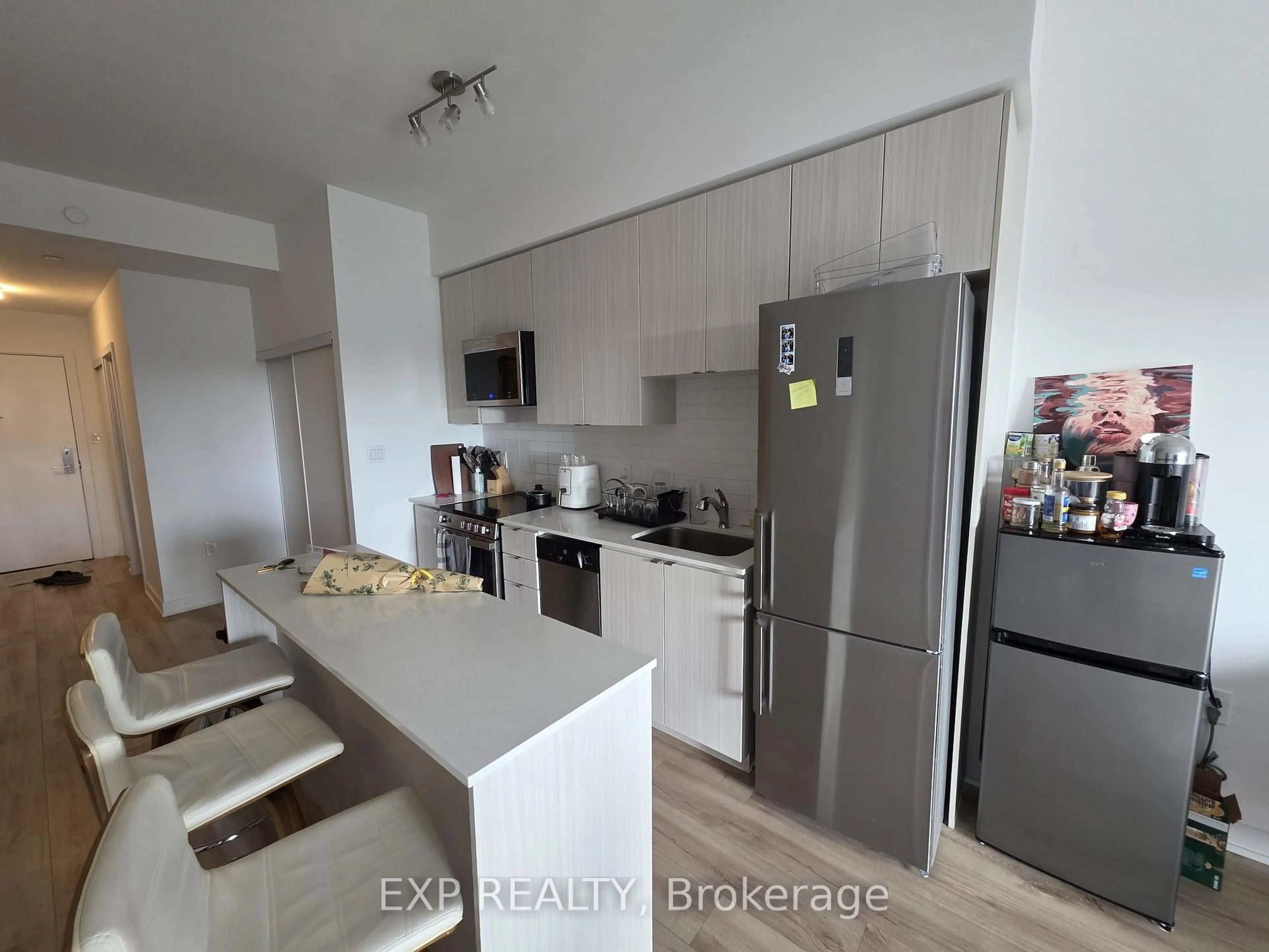 Standard kitchen, wood/laminate floor for 2433 Dufferin St #703, Toronto Ontario M6E 0B4