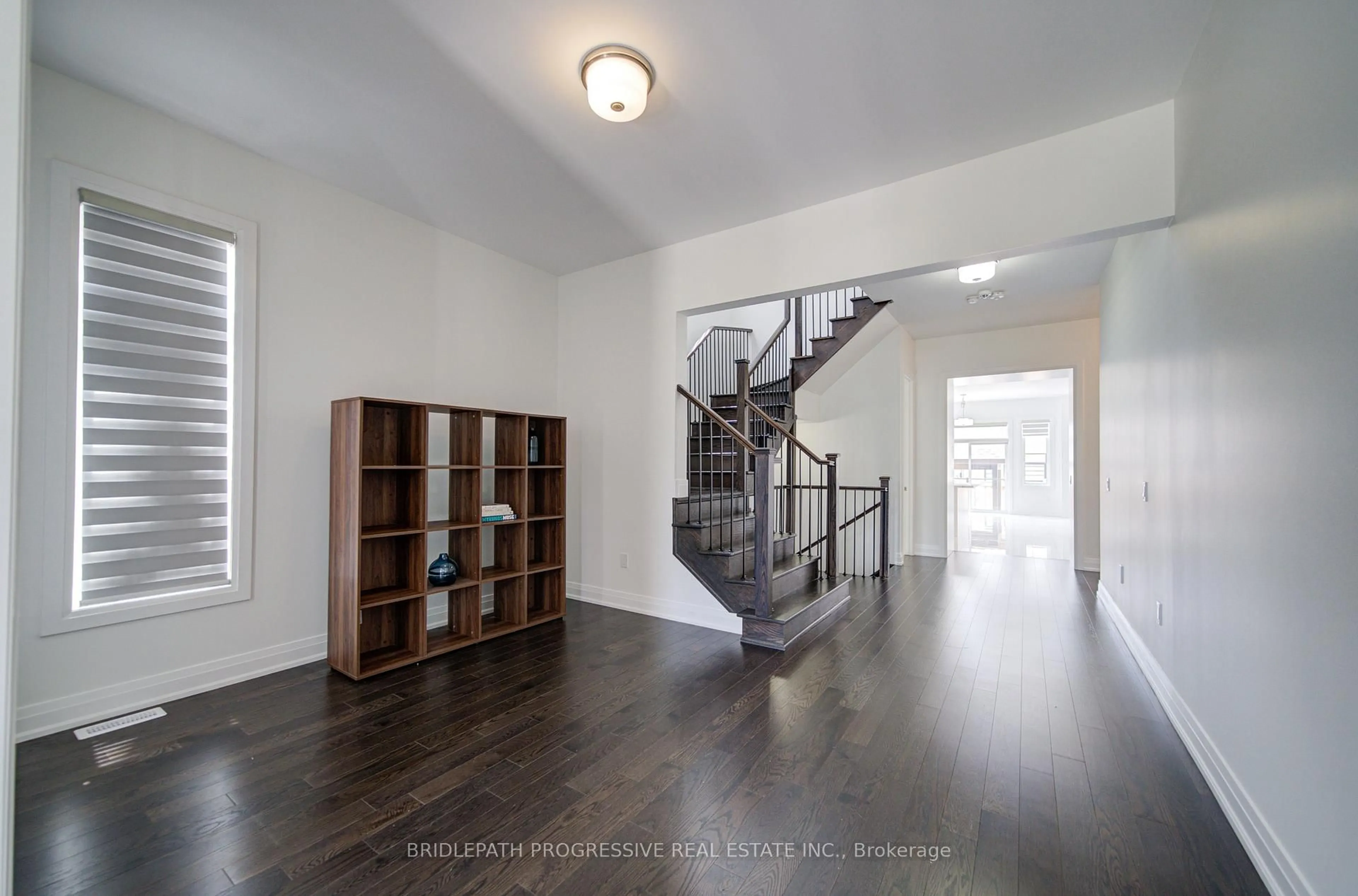 Indoor entryway for 4042 Phoenix Way, Oakville Ontario L6H 3R1