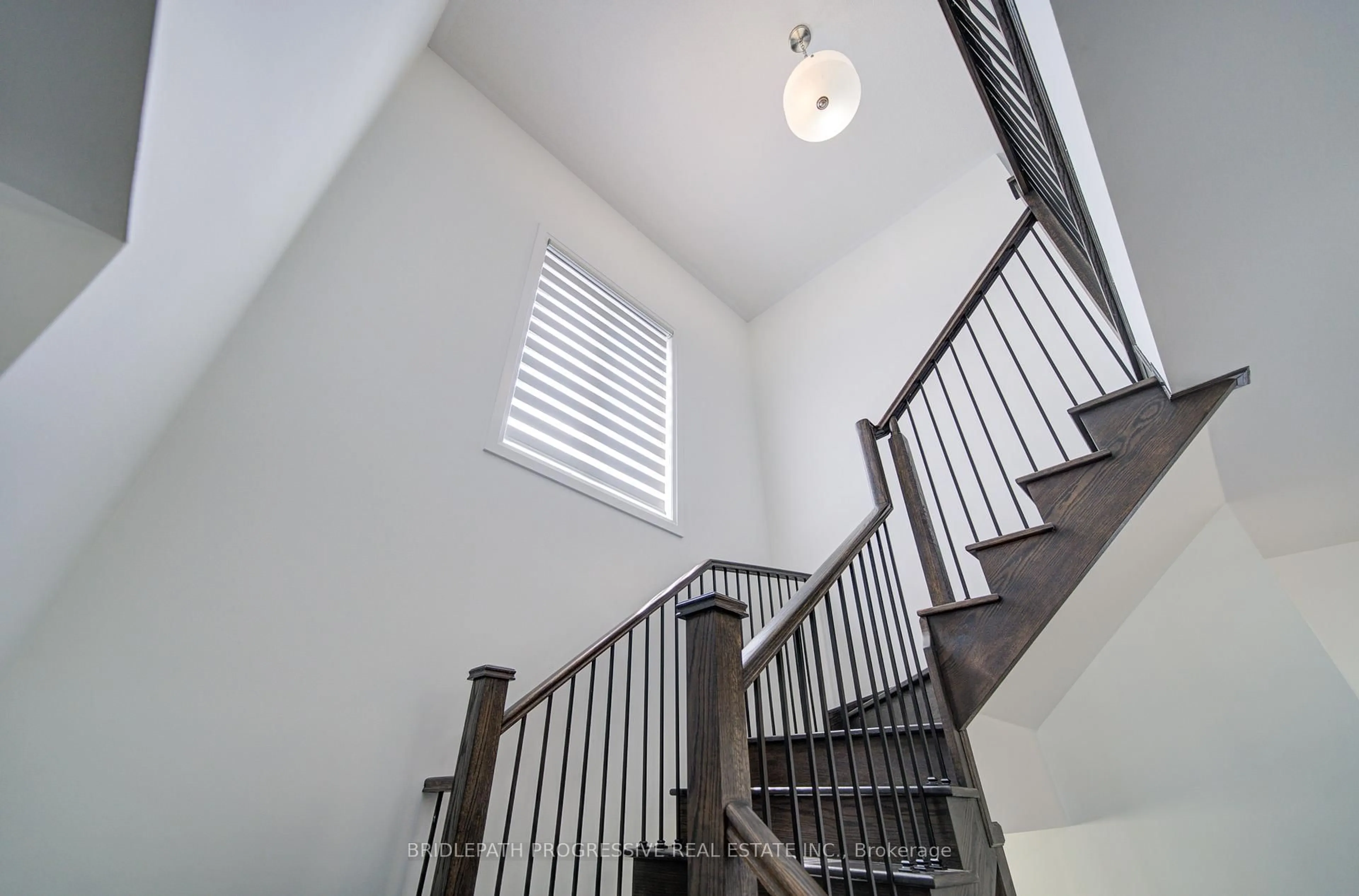 Stairs for 4042 Phoenix Way, Oakville Ontario L6H 3R1