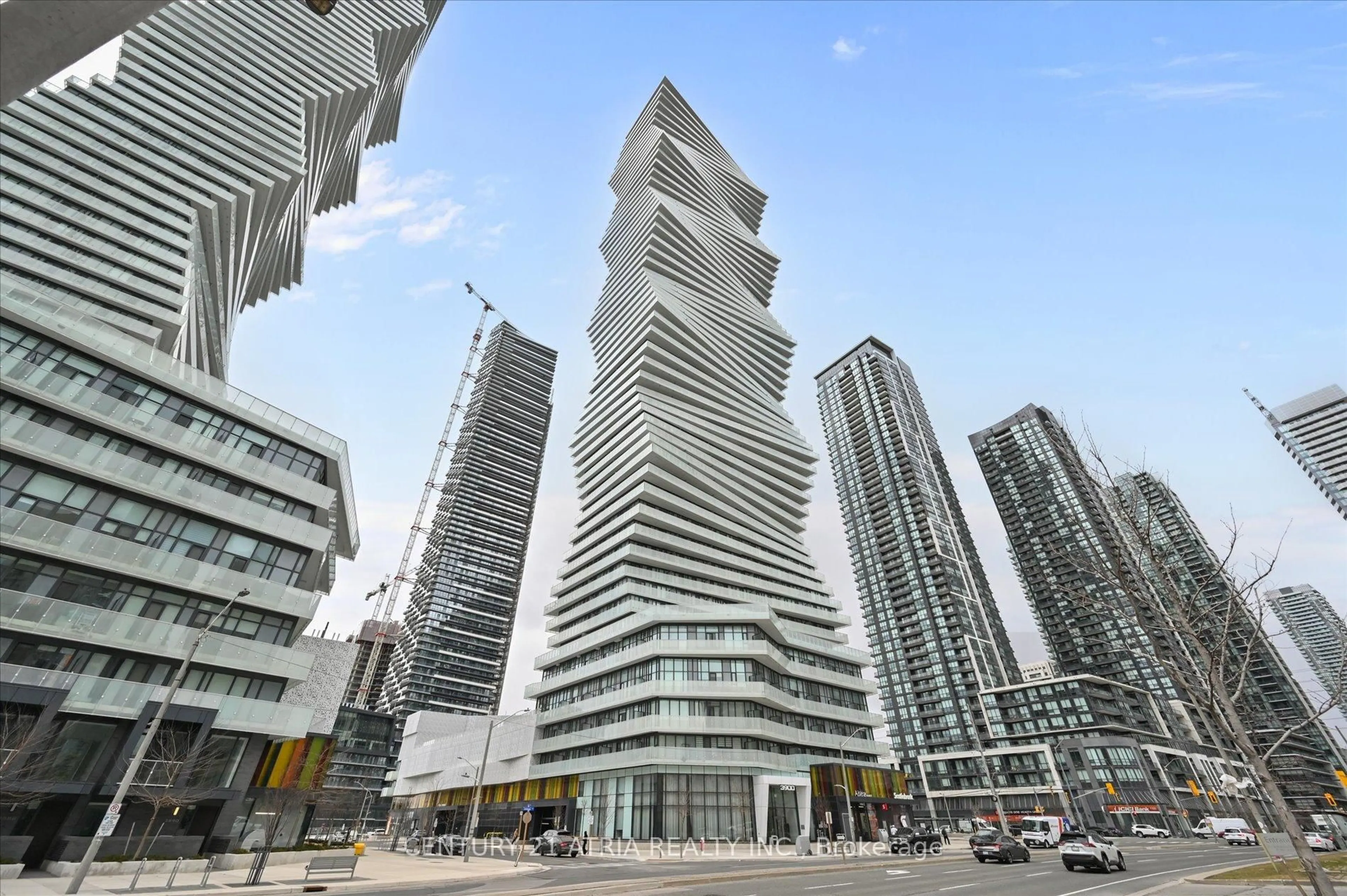 Indoor foyer for 3900 Confederation Pkwy #1609, Mississauga Ontario L5B 0M3
