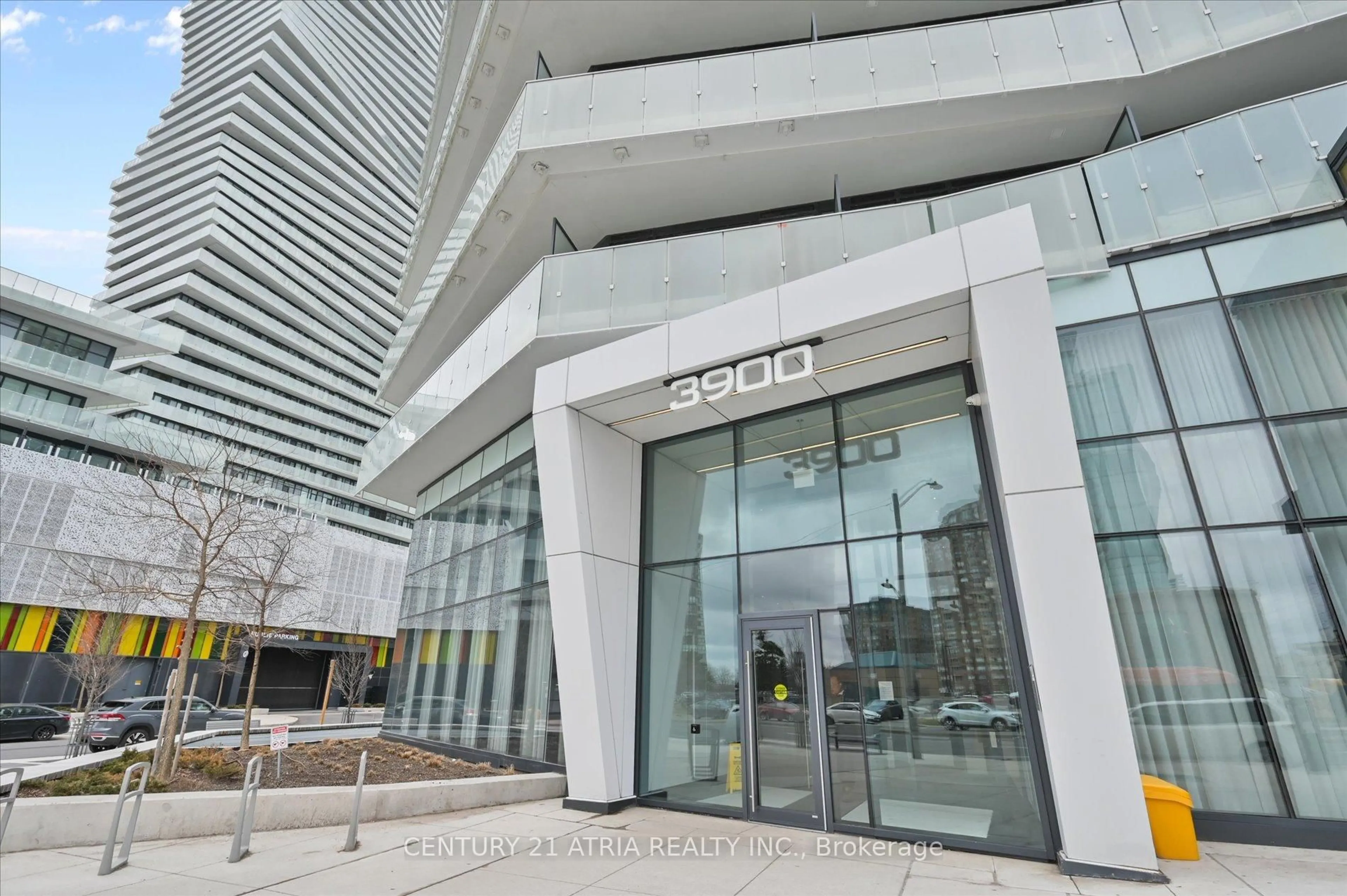 Indoor foyer for 3900 Confederation Pkwy #1609, Mississauga Ontario L5B 0M3
