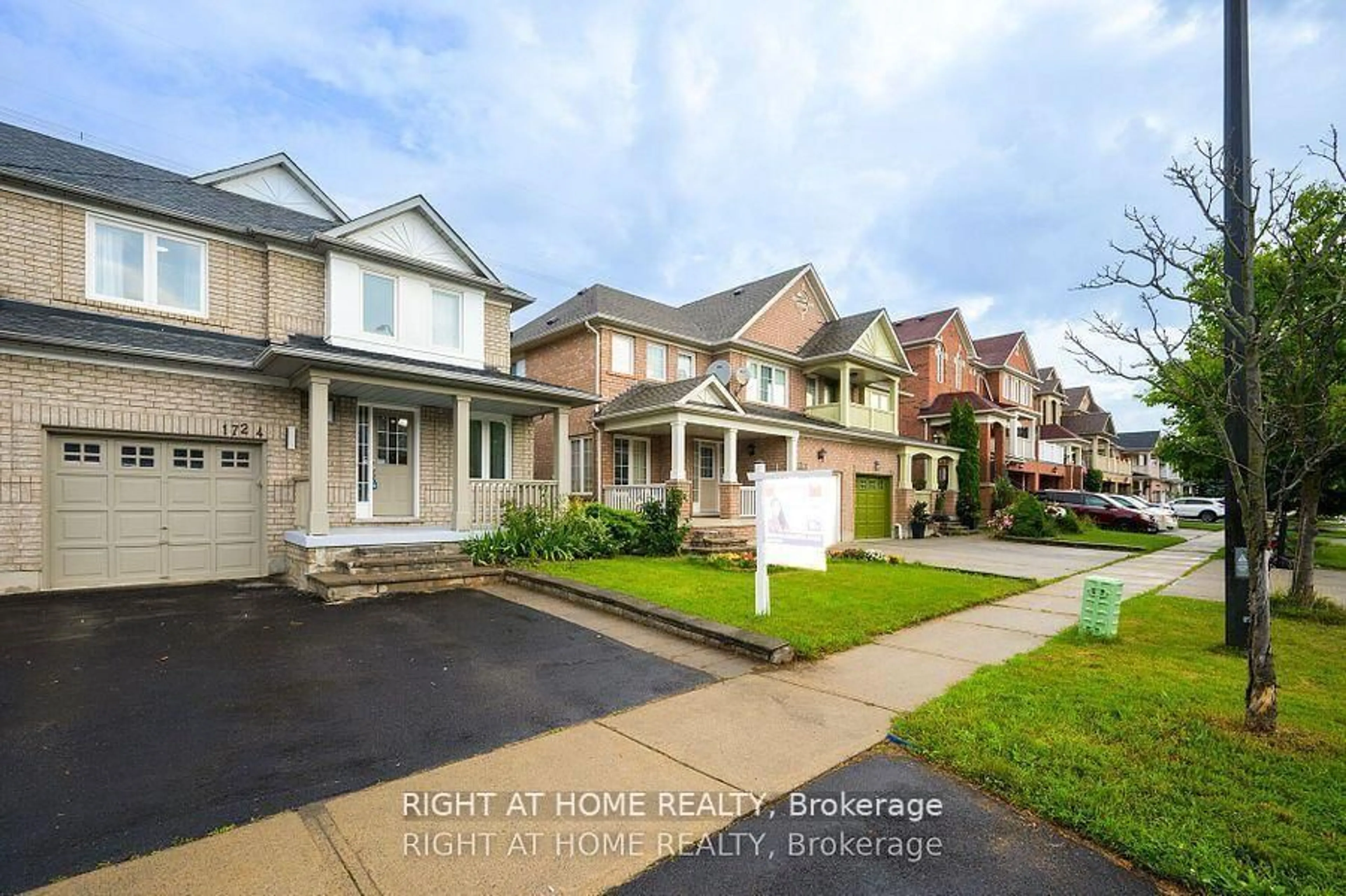 Unknown for 1724 Samuelson Circ, Mississauga Ontario L5N 7Z5