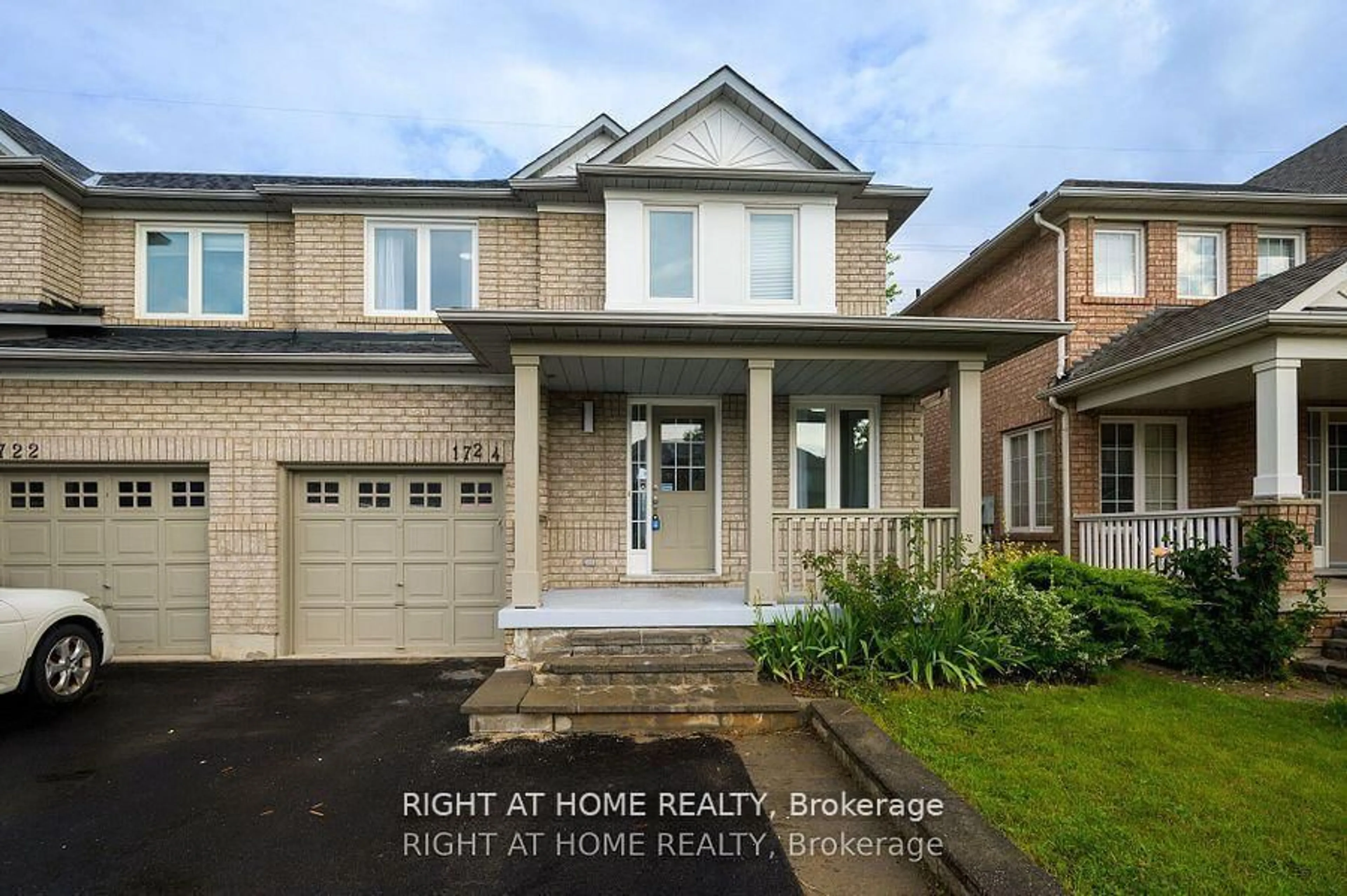 Home with brick exterior material, street for 1724 Samuelson Circ, Mississauga Ontario L5N 7Z5