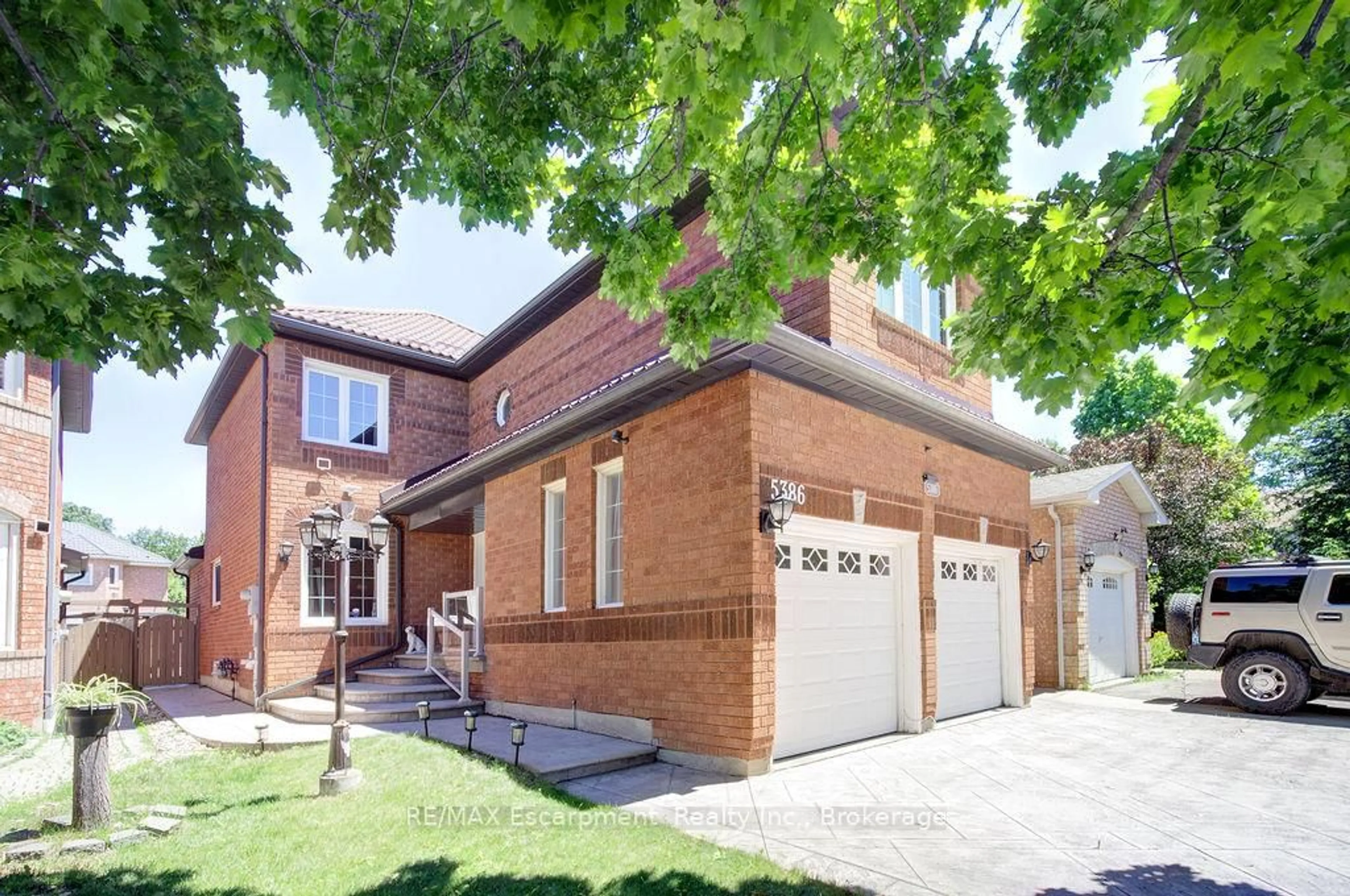 Home with brick exterior material, street for 5386 Landsborough Ave, Mississauga Ontario L5R 3X2