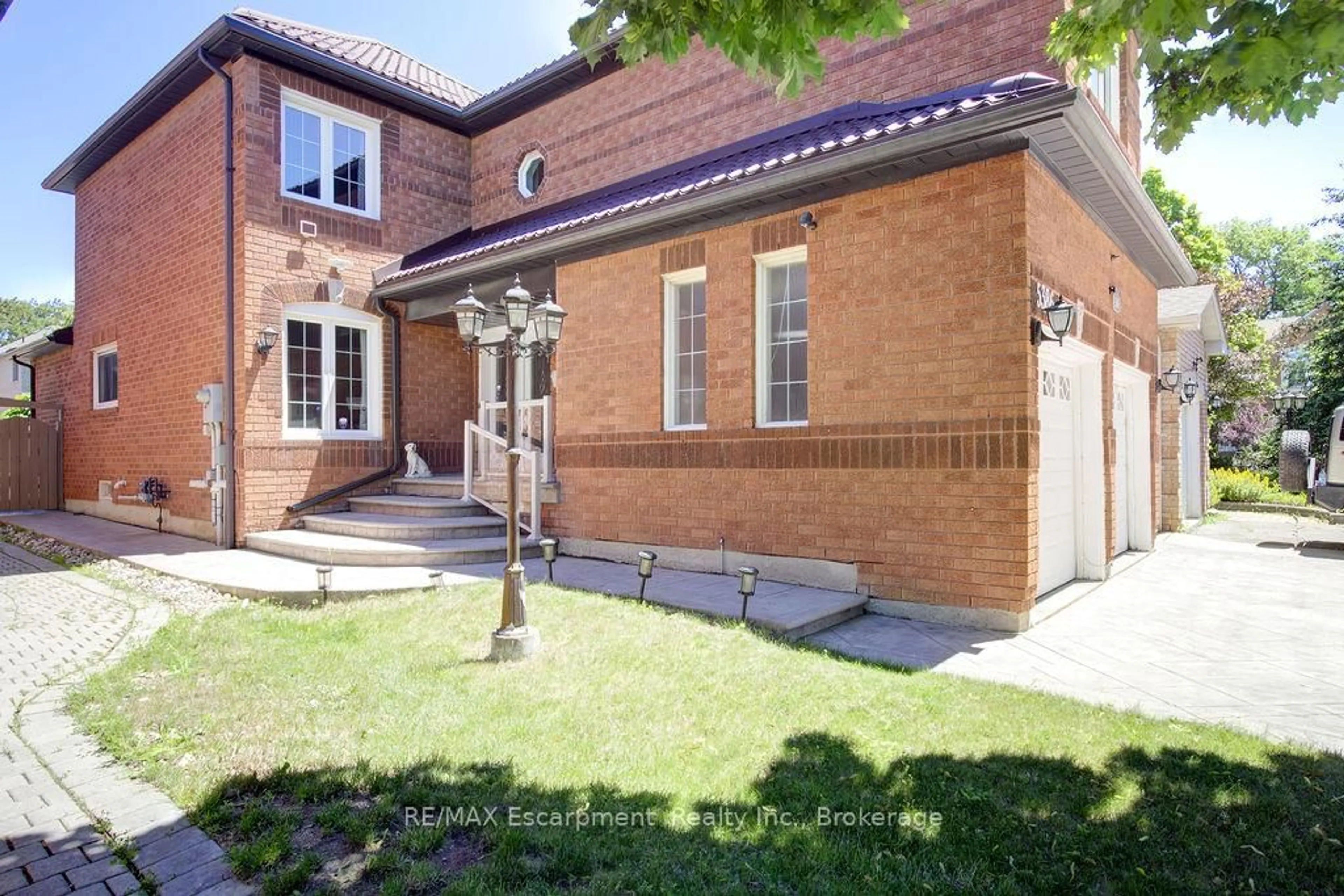 Home with brick exterior material, street for 5386 Landsborough Ave, Mississauga Ontario L5R 3X2
