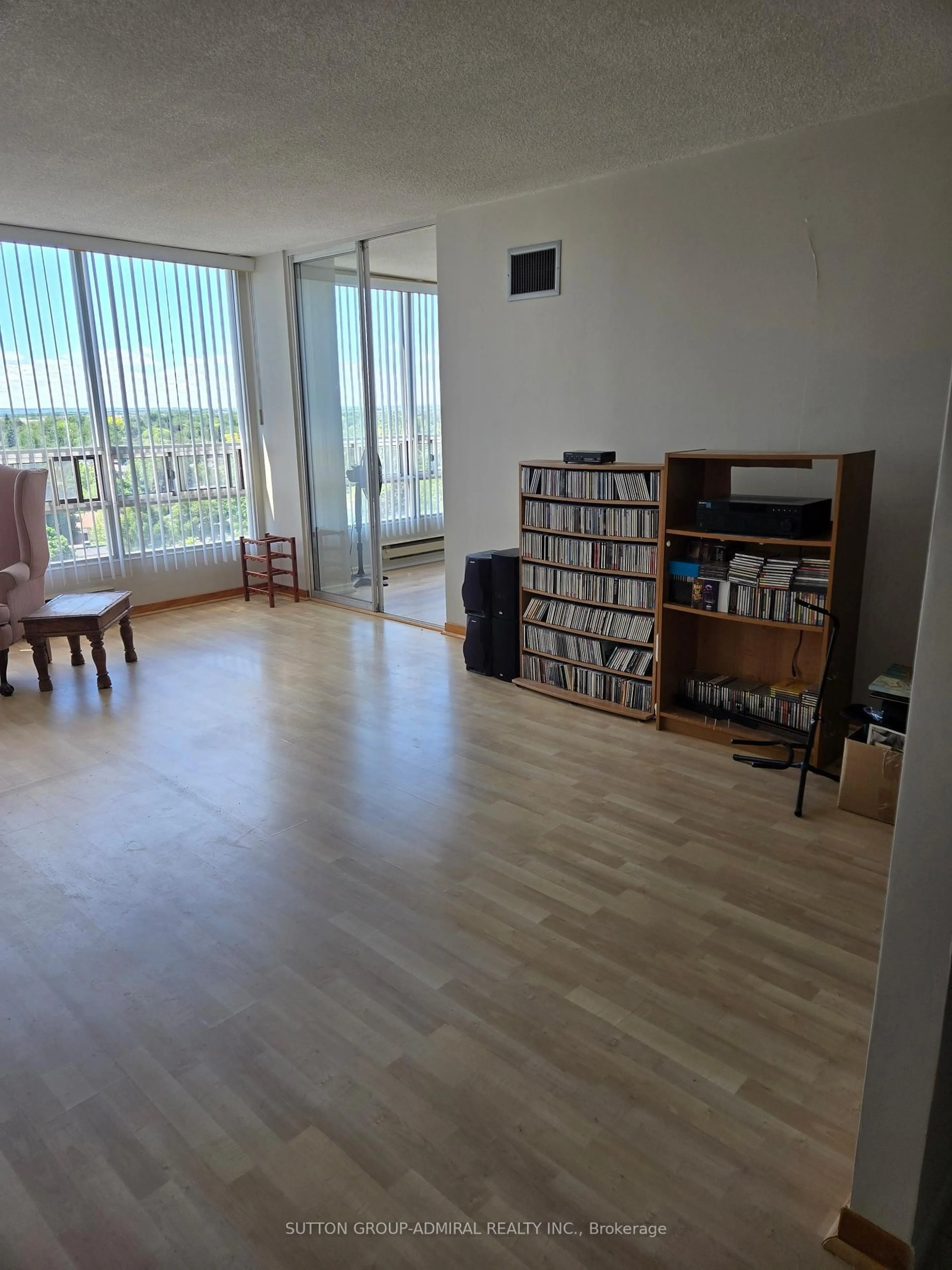 A pic of a room for 330 Mill St #908, Brampton Ontario L6Y 3V3