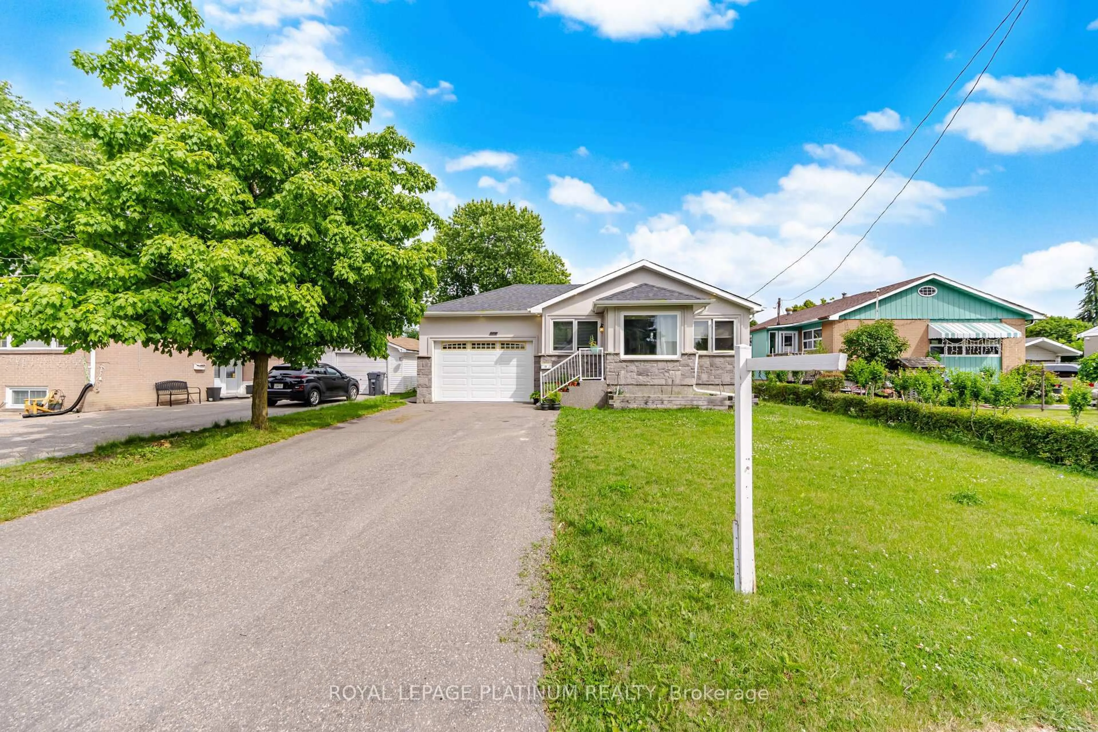 Unknown for 19 Golding Ave, Brampton Ontario L6W 1M5