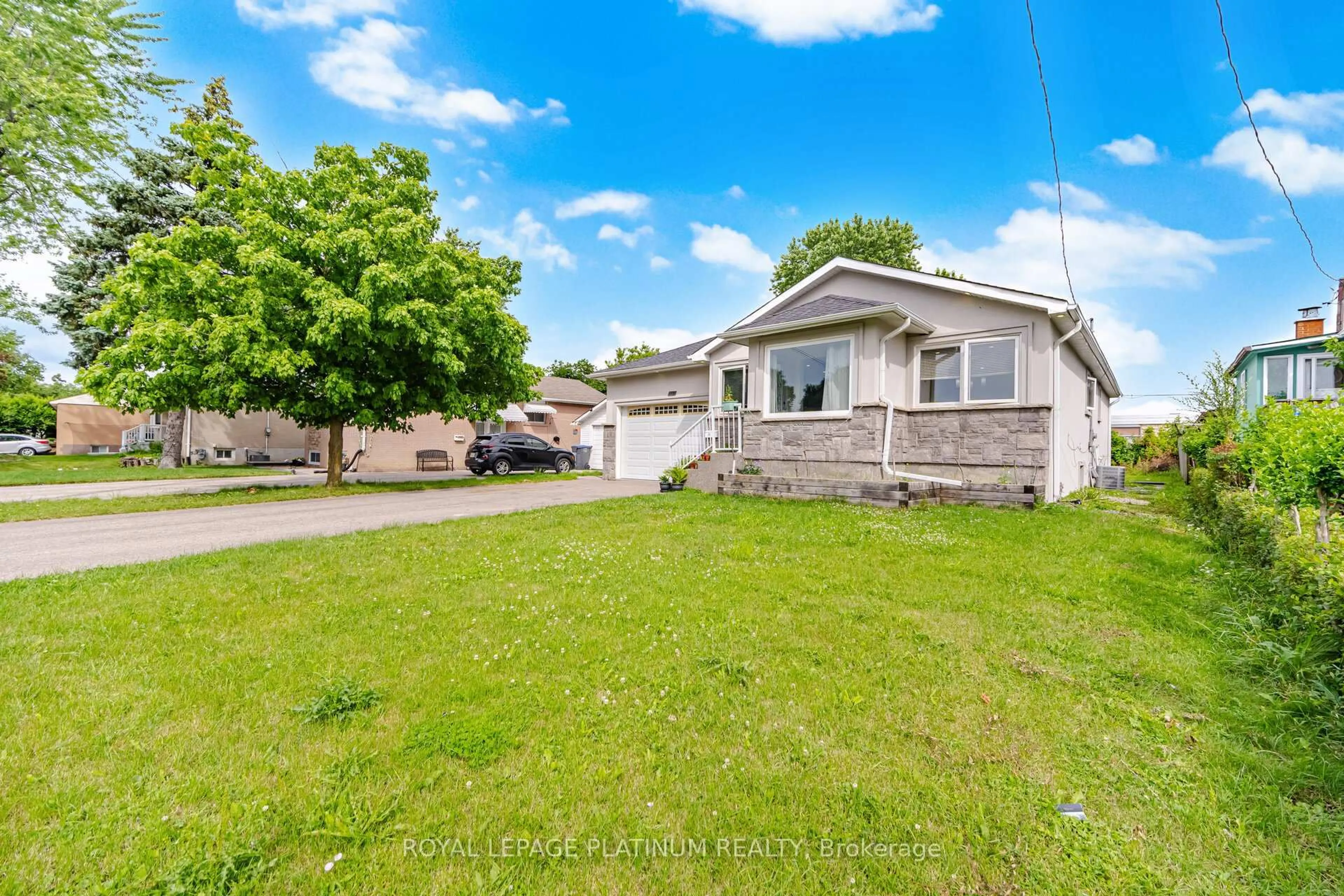 Unknown for 19 Golding Ave, Brampton Ontario L6W 1M5