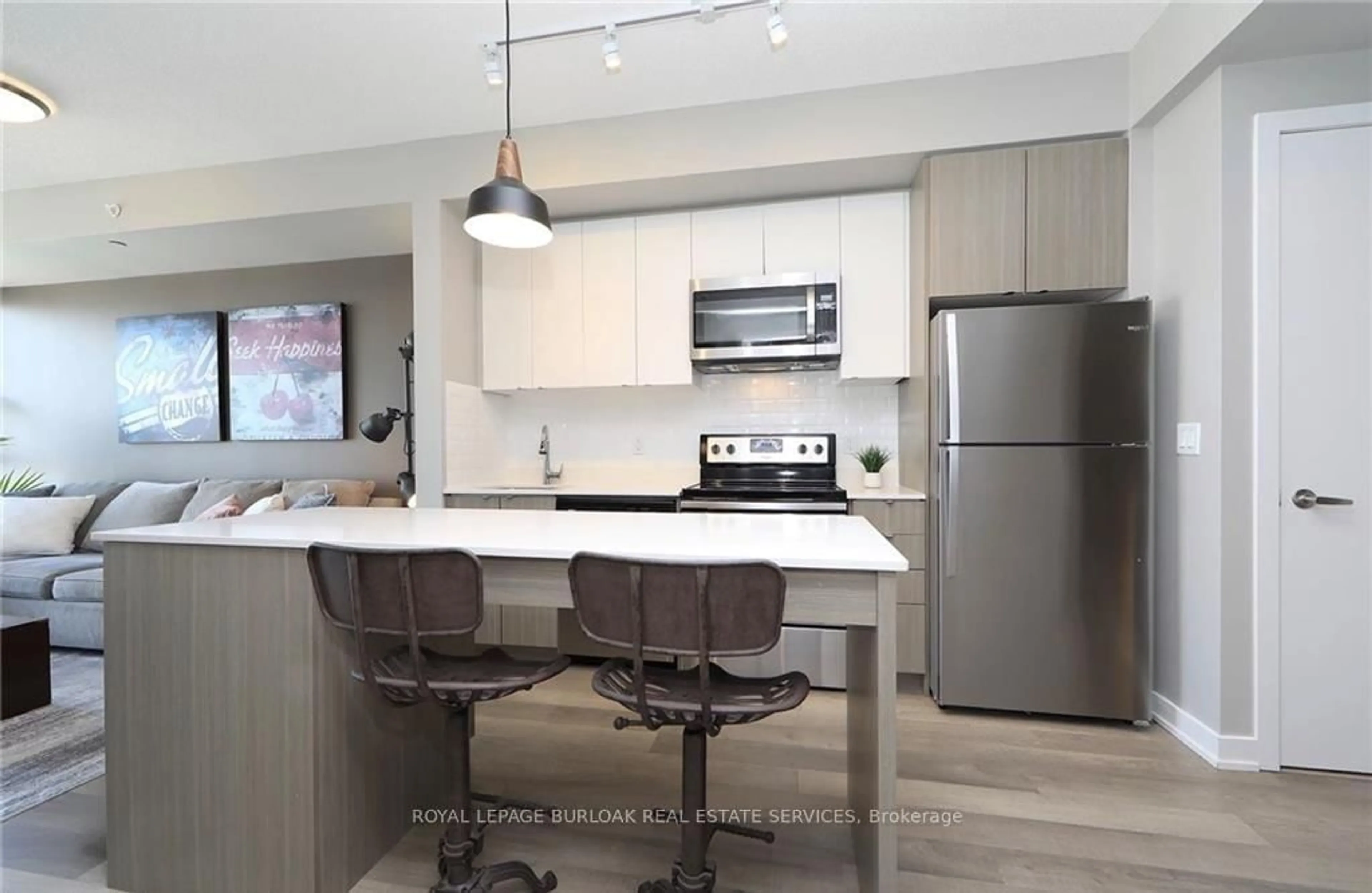 Open concept kitchen, unknown for 5240 Dundas St #B504, Burlington Ontario L7L 0J6