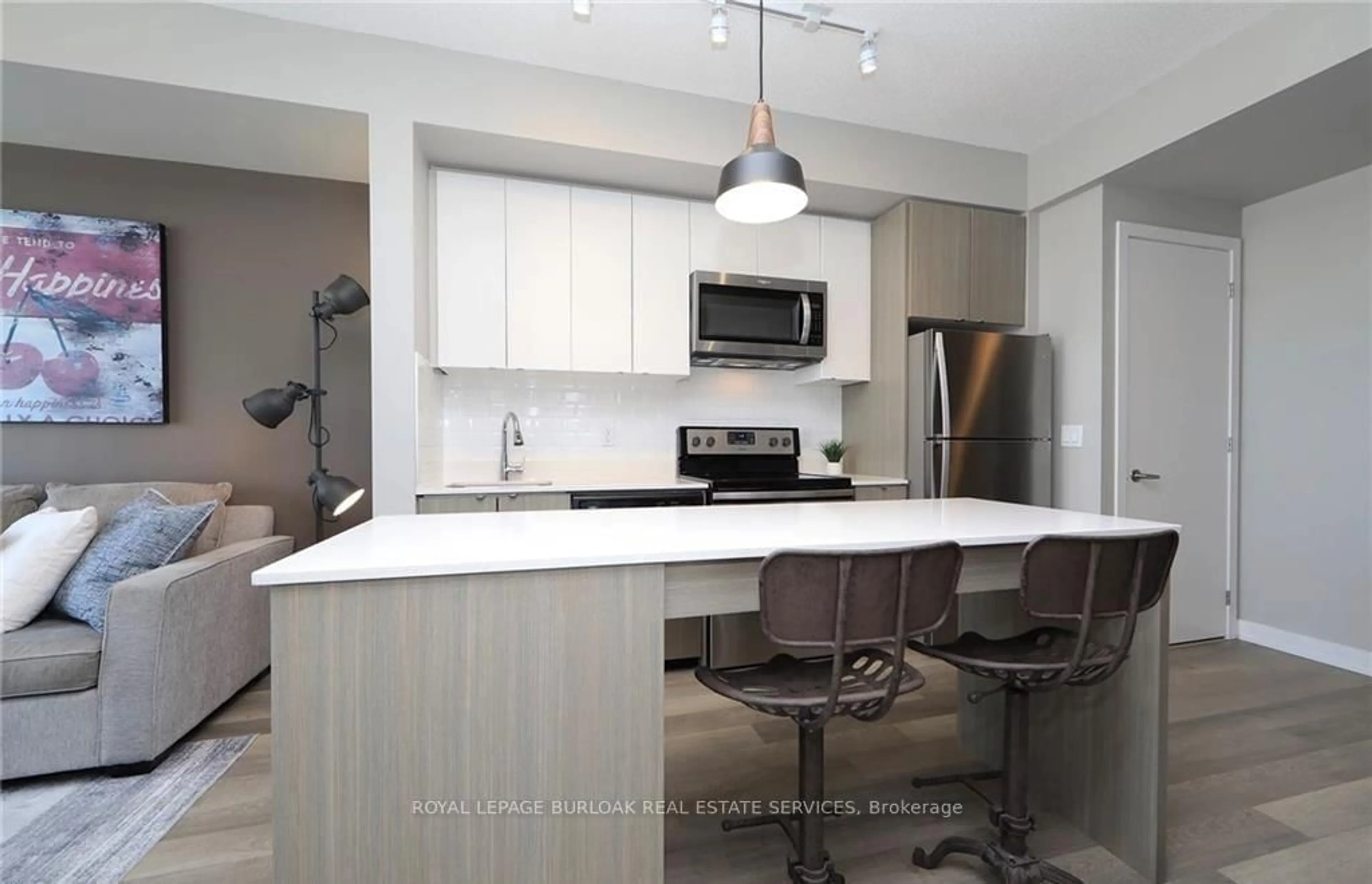 Open concept kitchen, ceramic/tile floor for 5240 Dundas St #B504, Burlington Ontario L7L 0J6