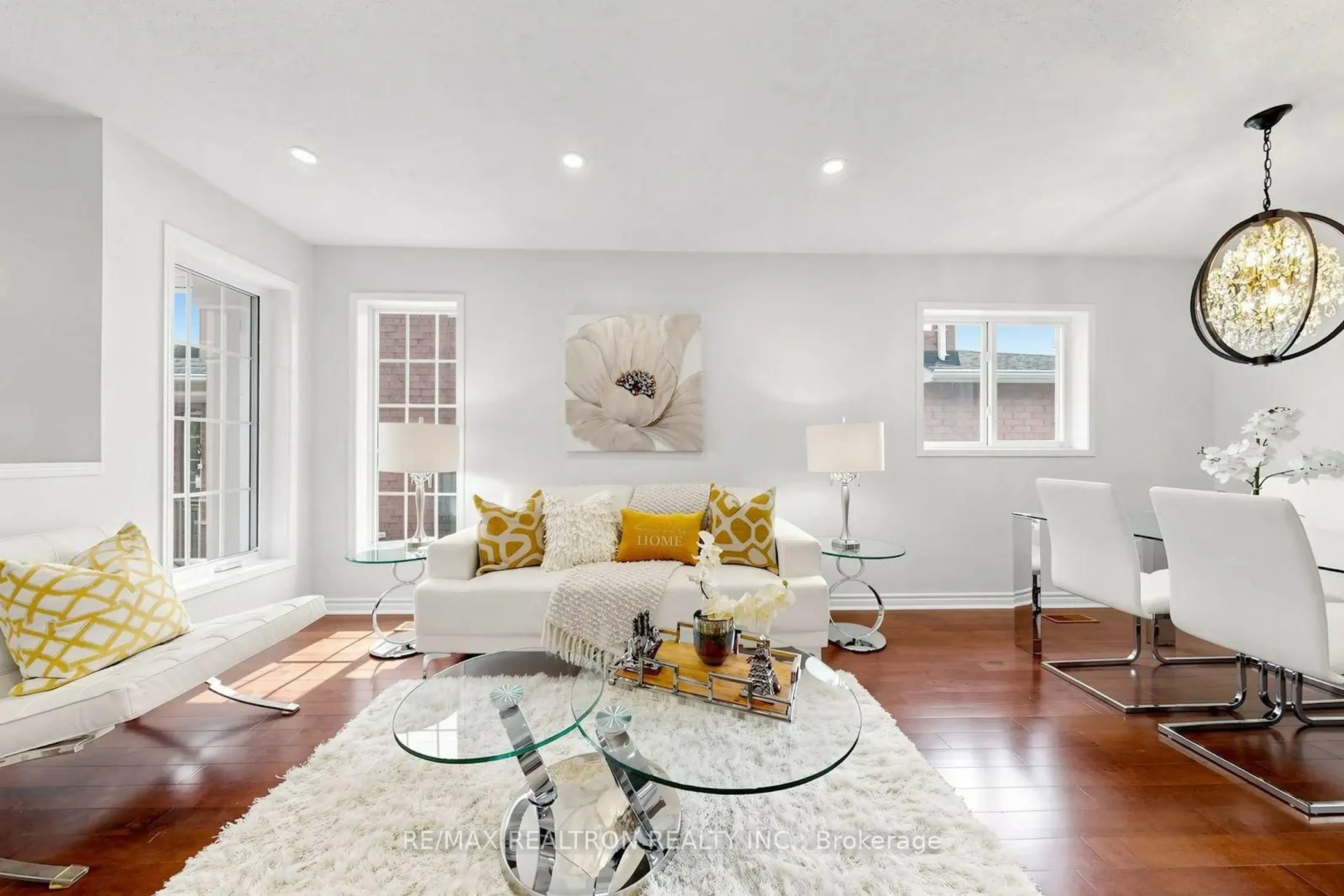 Living room with furniture, unknown for 62 Dwellers Rd, Brampton Ontario L6X 5B9
