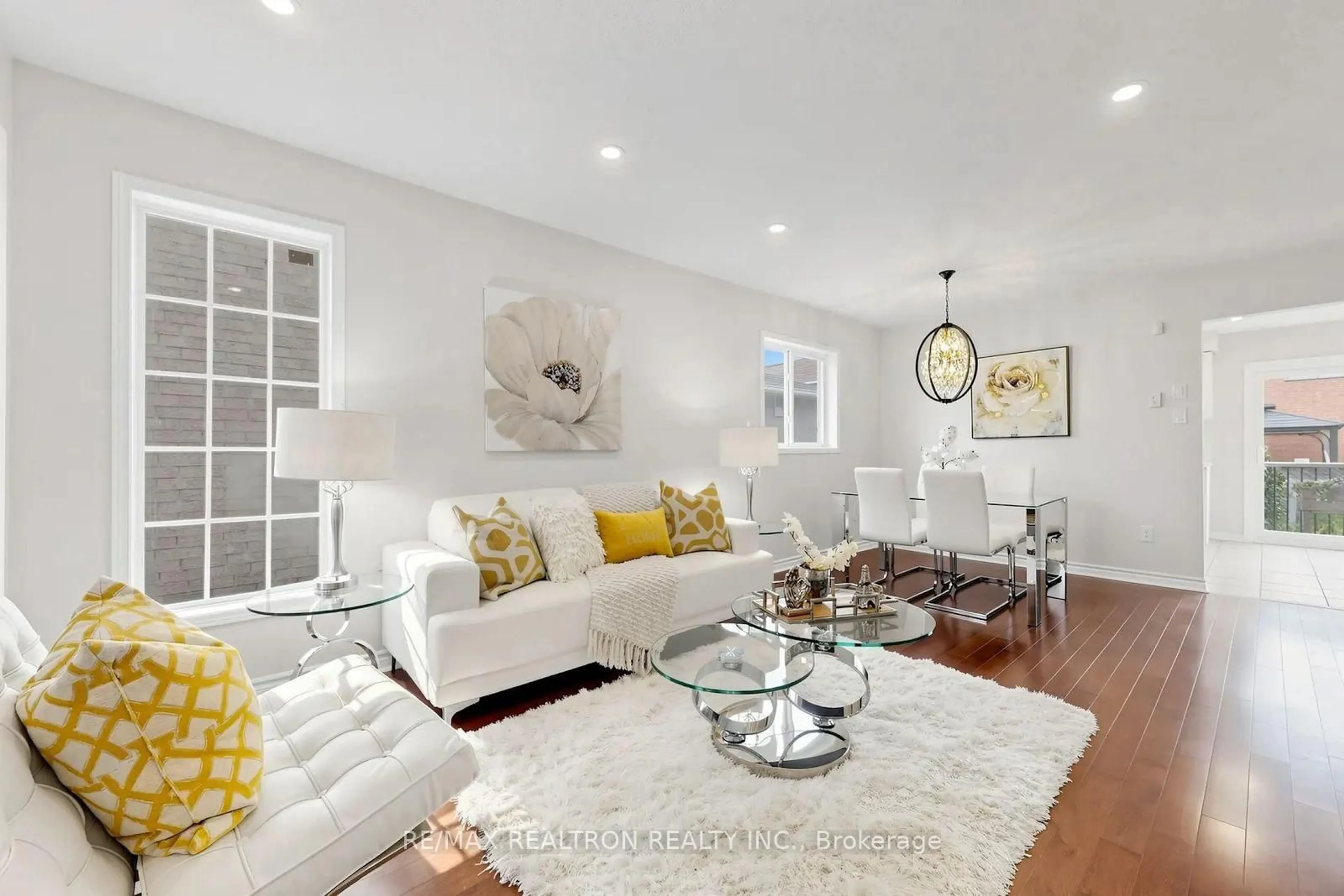 Living room with furniture, unknown for 62 Dwellers Rd, Brampton Ontario L6X 5B9