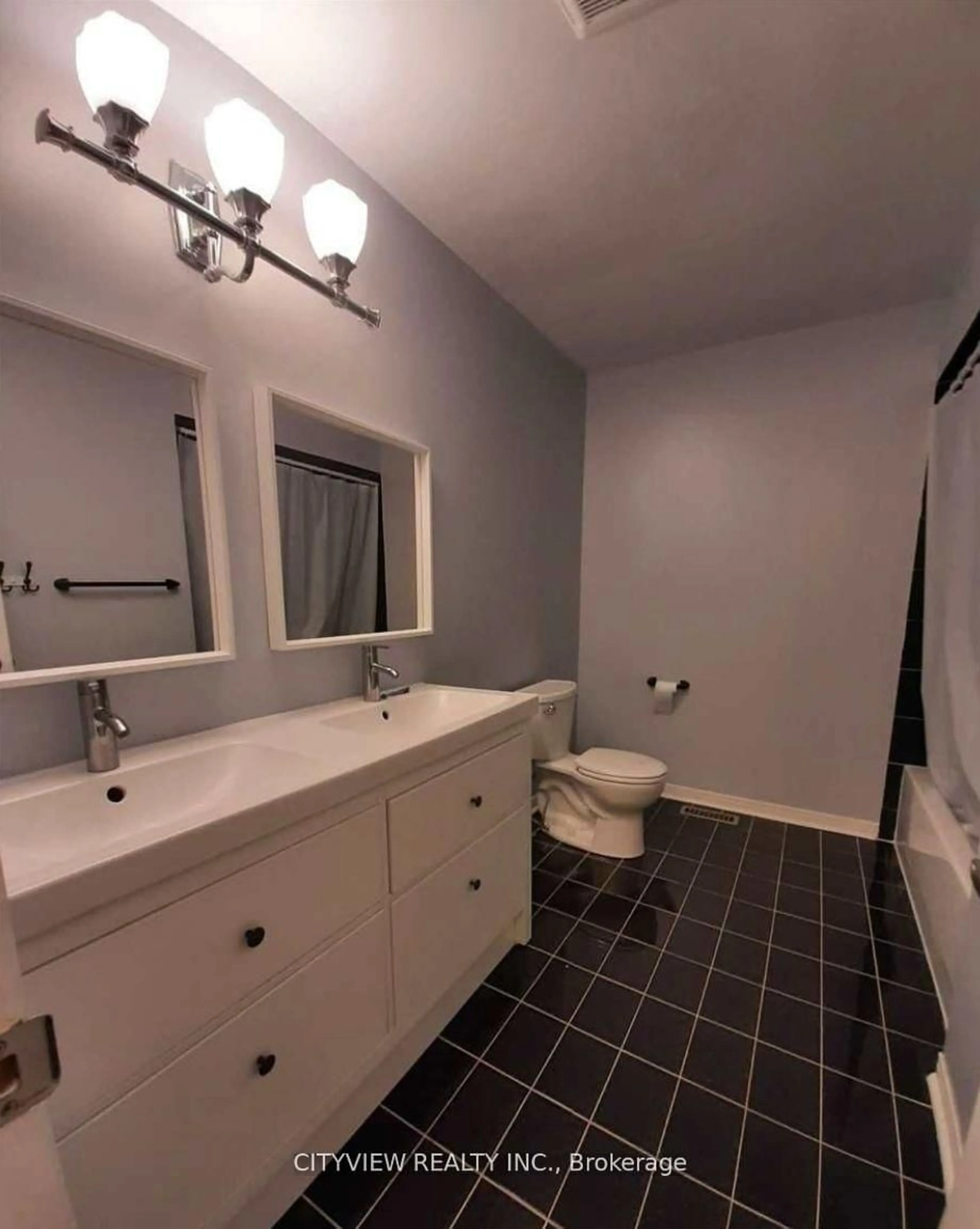Standard bathroom, ceramic/tile floor for 2140 Oakpoint Rd, Oakville Ontario L6M 3N2