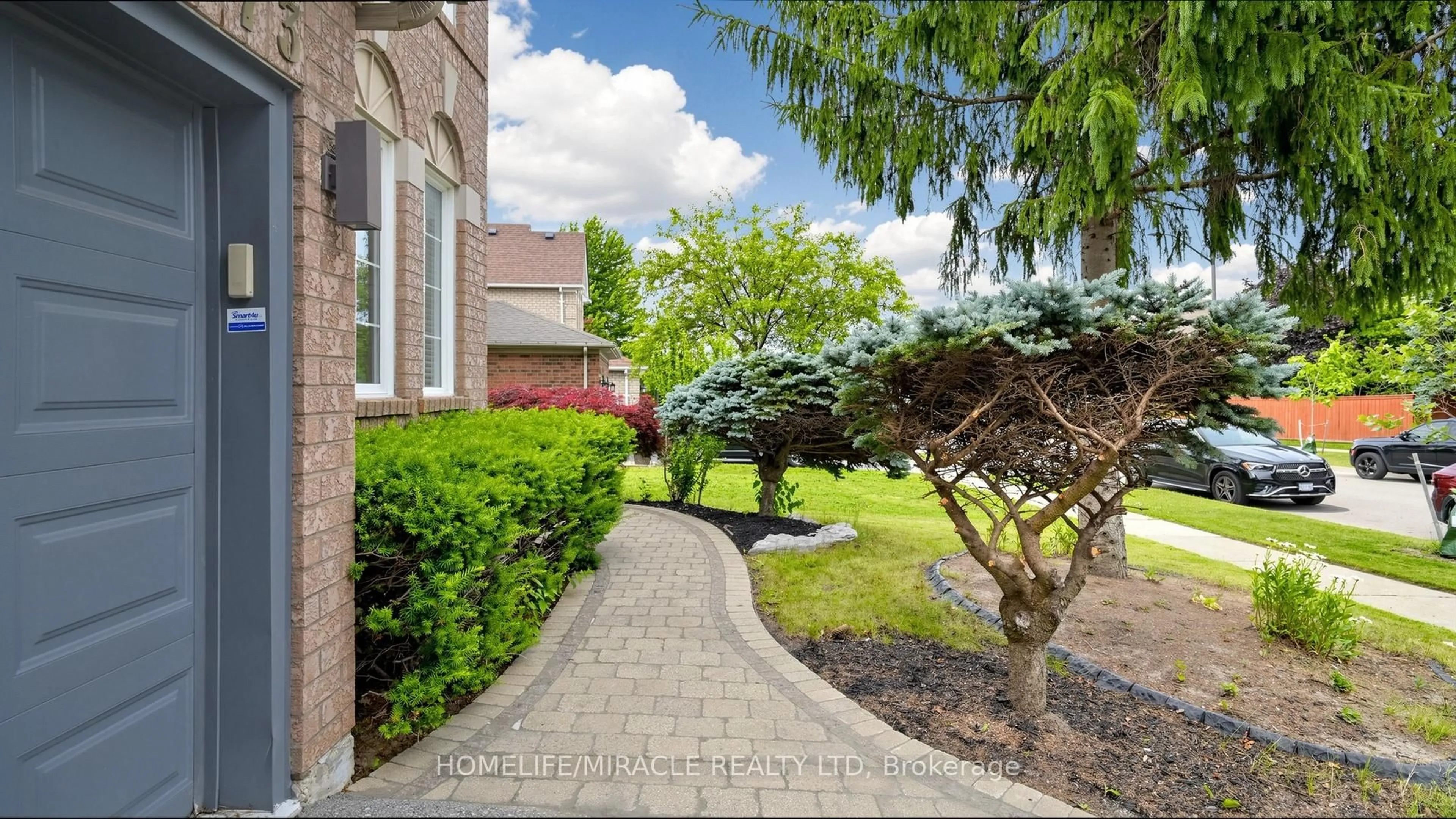 Patio, street for 2873 Peacock Dr, Mississauga Ontario L5M 5S2