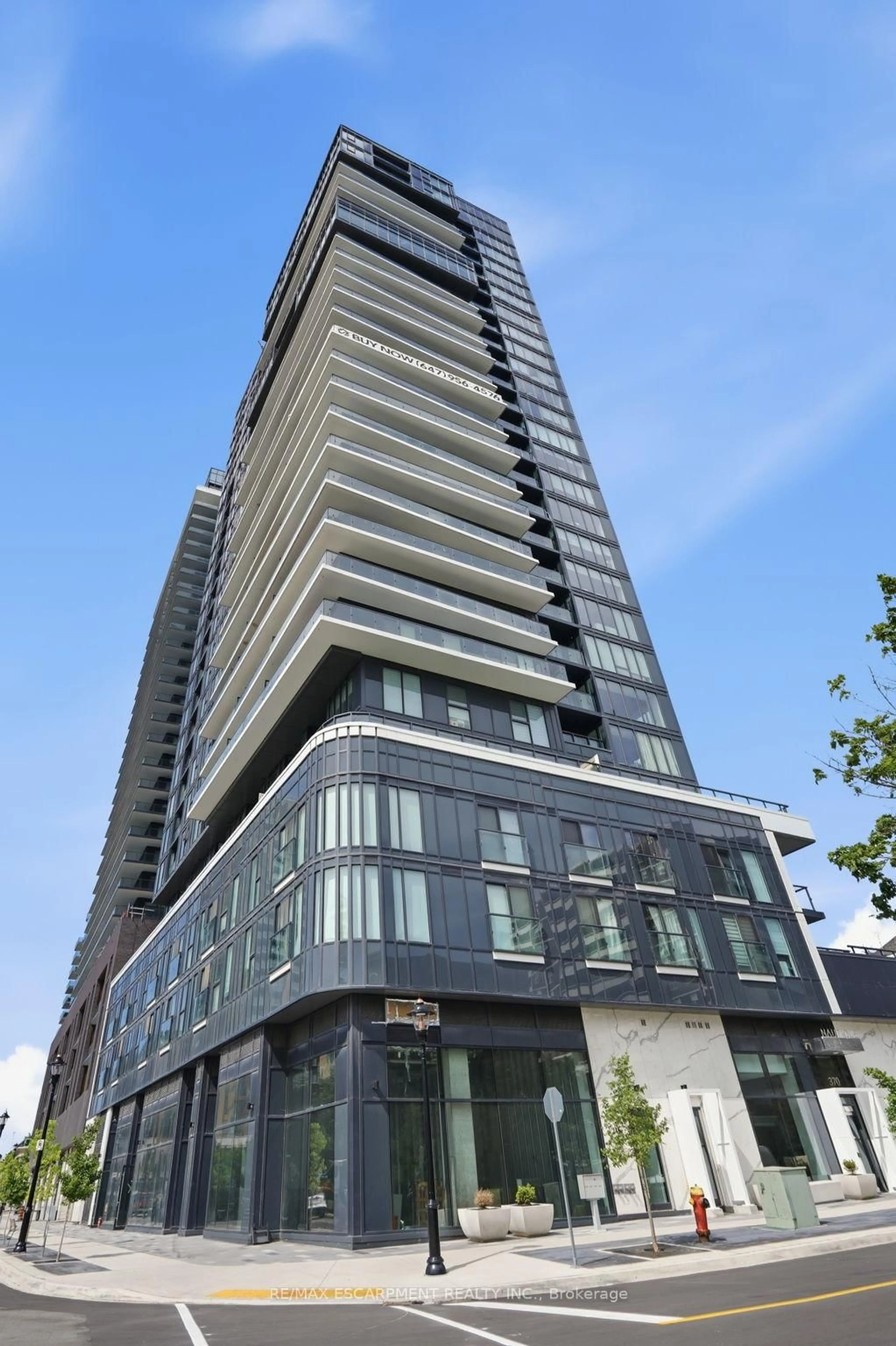 Indoor foyer for 370 MARTHA St #2104, Burlington Ontario L7R 0G9