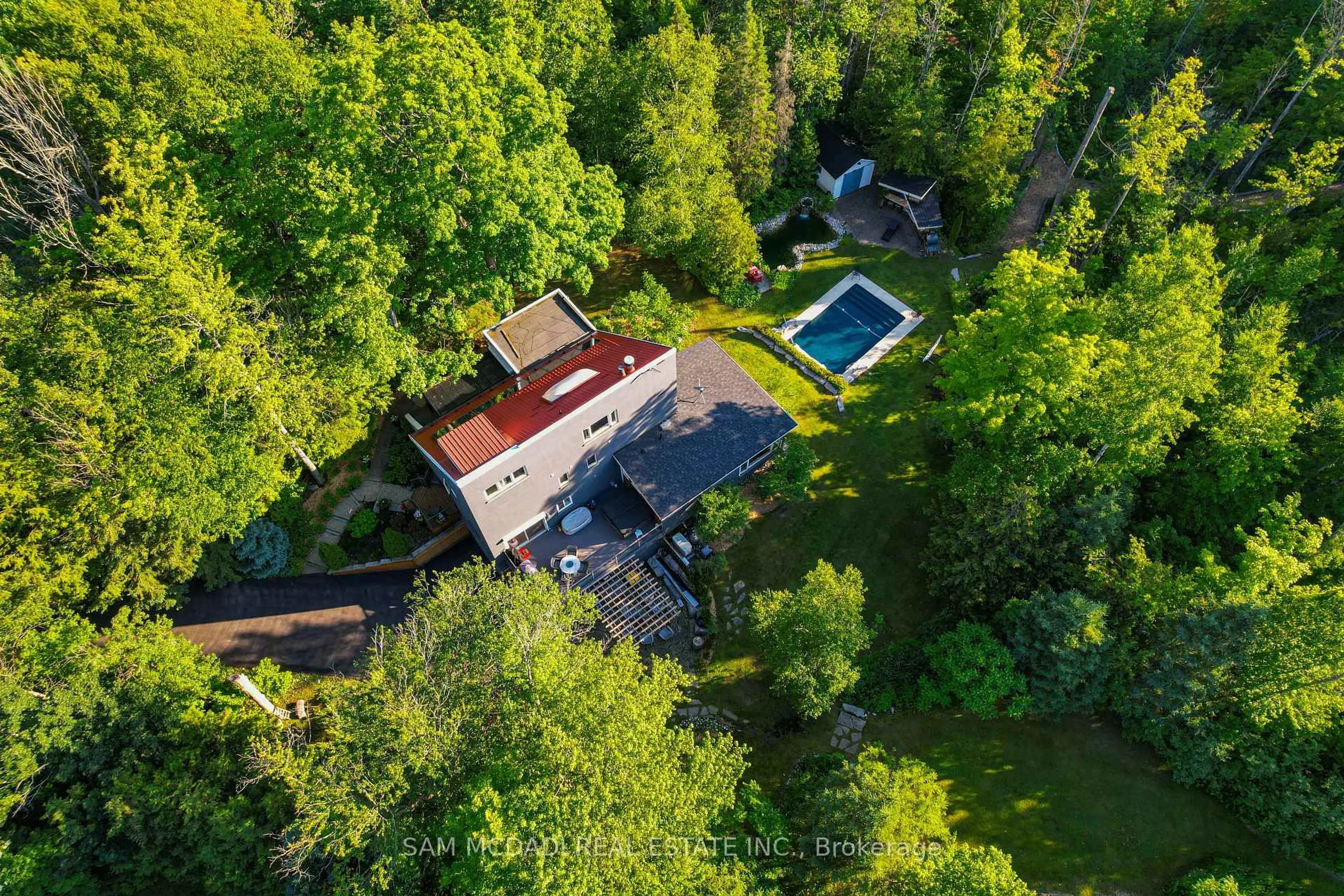 A pic from outside/outdoor area/front of a property/back of a property/a pic from drone, forest/trees view for 2814 Forks Of The Credit Rd, Caledon Ontario L7K 2H5