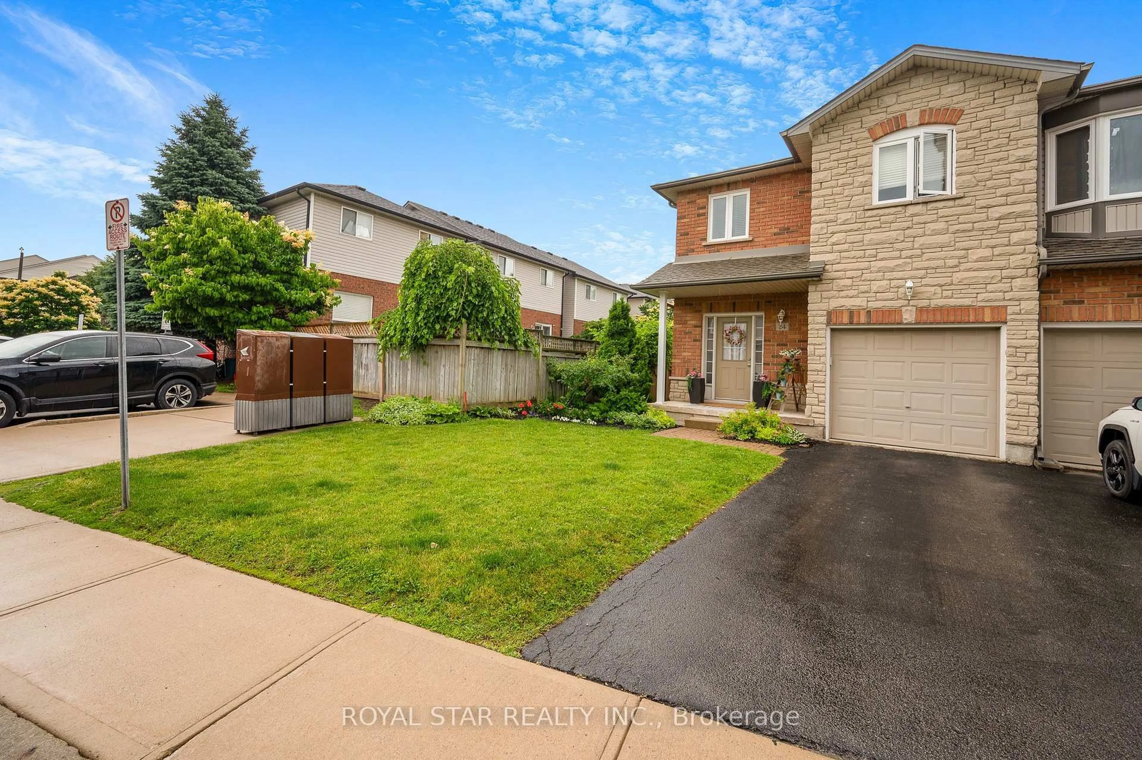 A pic from outside/outdoor area/front of a property/back of a property/a pic from drone, street for 2229 Walkers Line #24, Burlington Ontario L7M 4X4