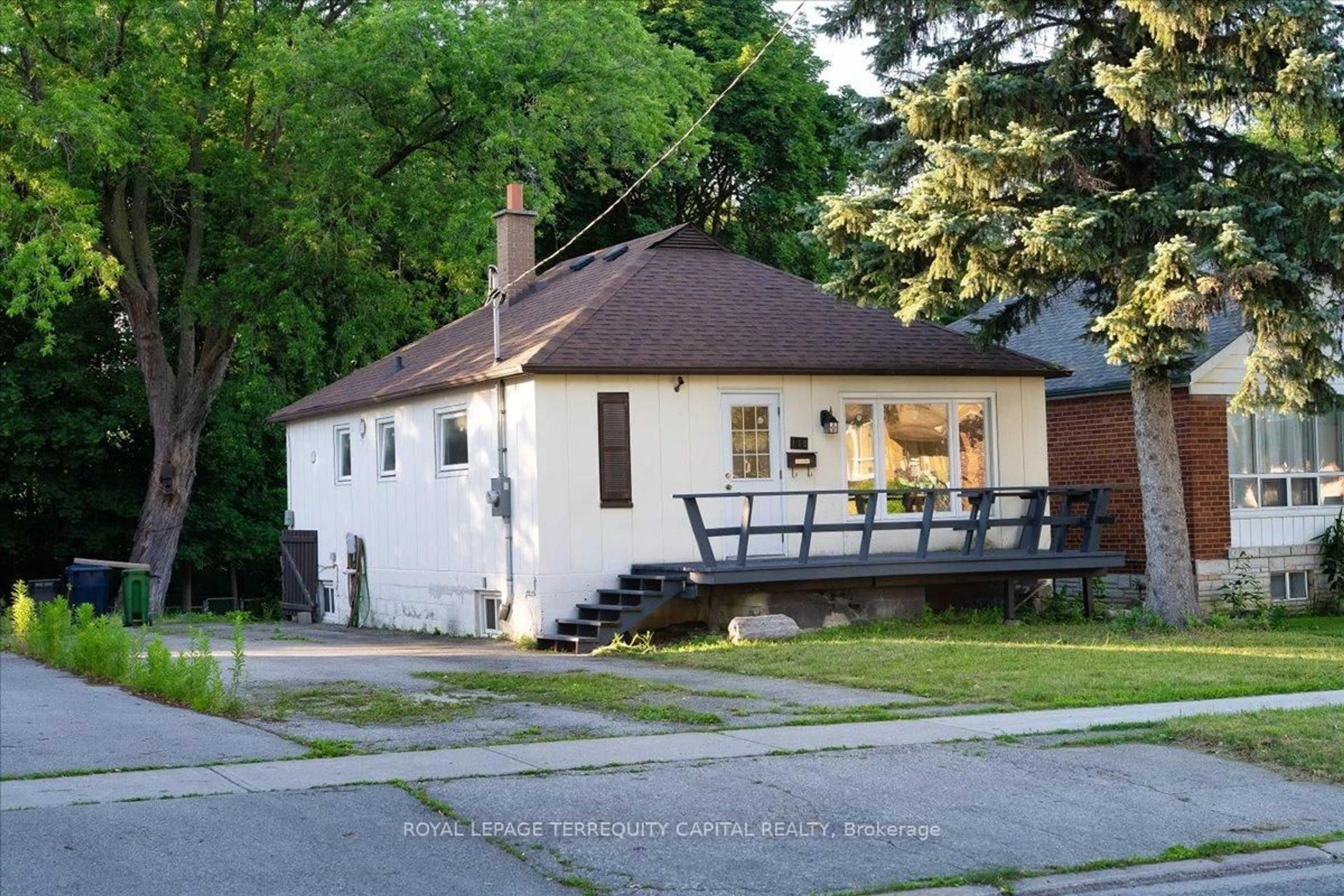 Unknown for 175 Clearbrooke Circ, Toronto Ontario M9W 2G2