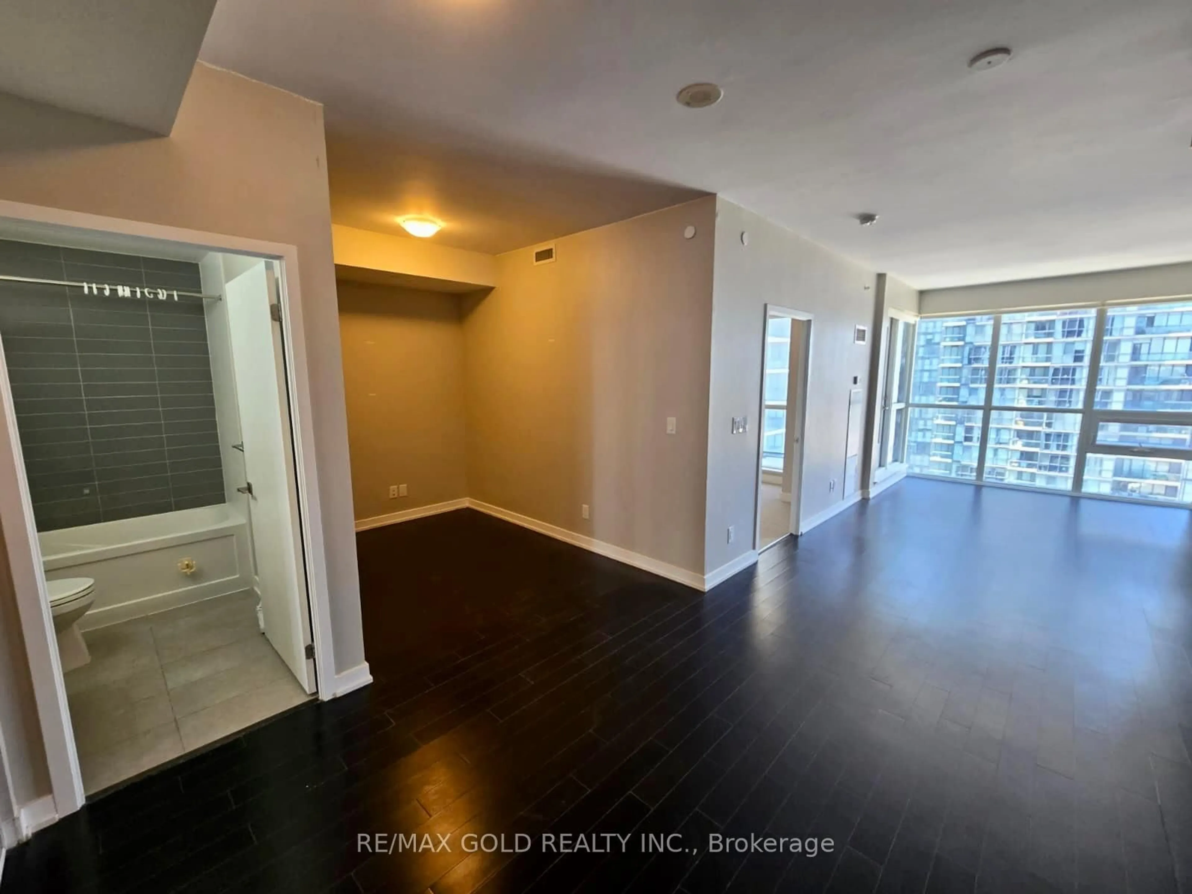 A pic of a room for 510 Curran Pl #2006, Mississauga Ontario L5B 0J6