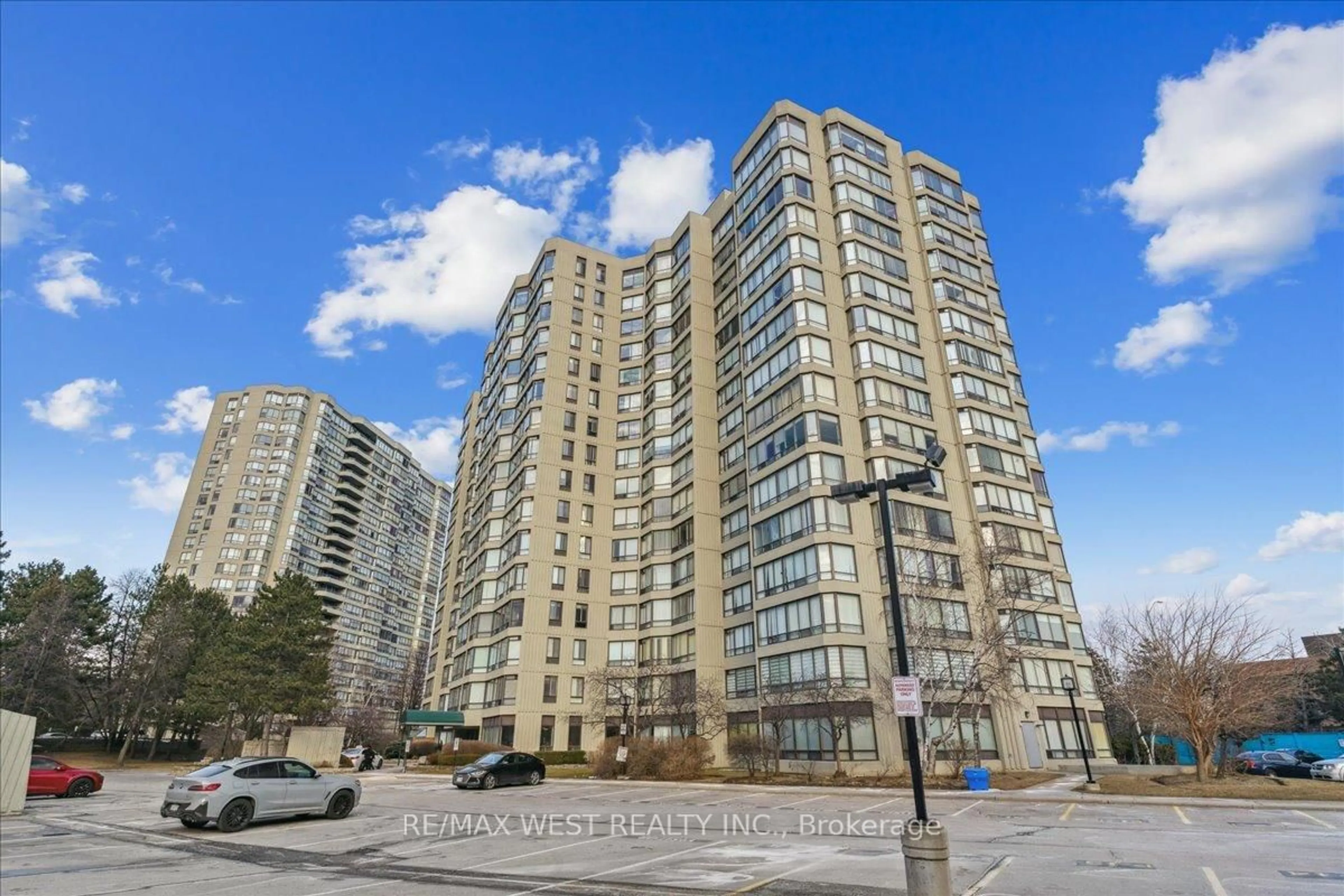 Unknown for 26 Hanover Rd #905, Brampton Ontario L6S 4T2