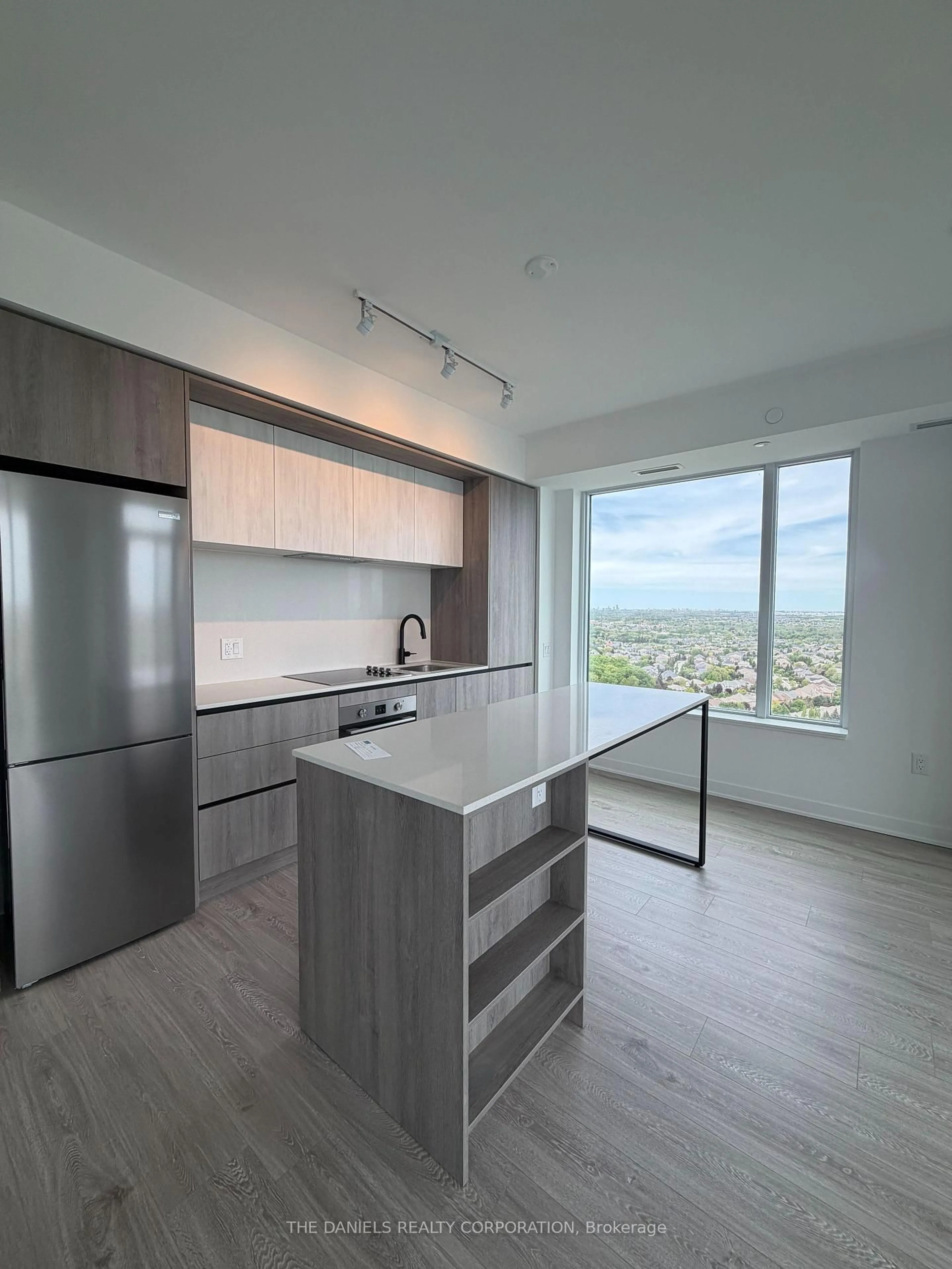 Unknown for 2495 Eglinton Ave #1011, Mississauga Ontario L5M 2T2