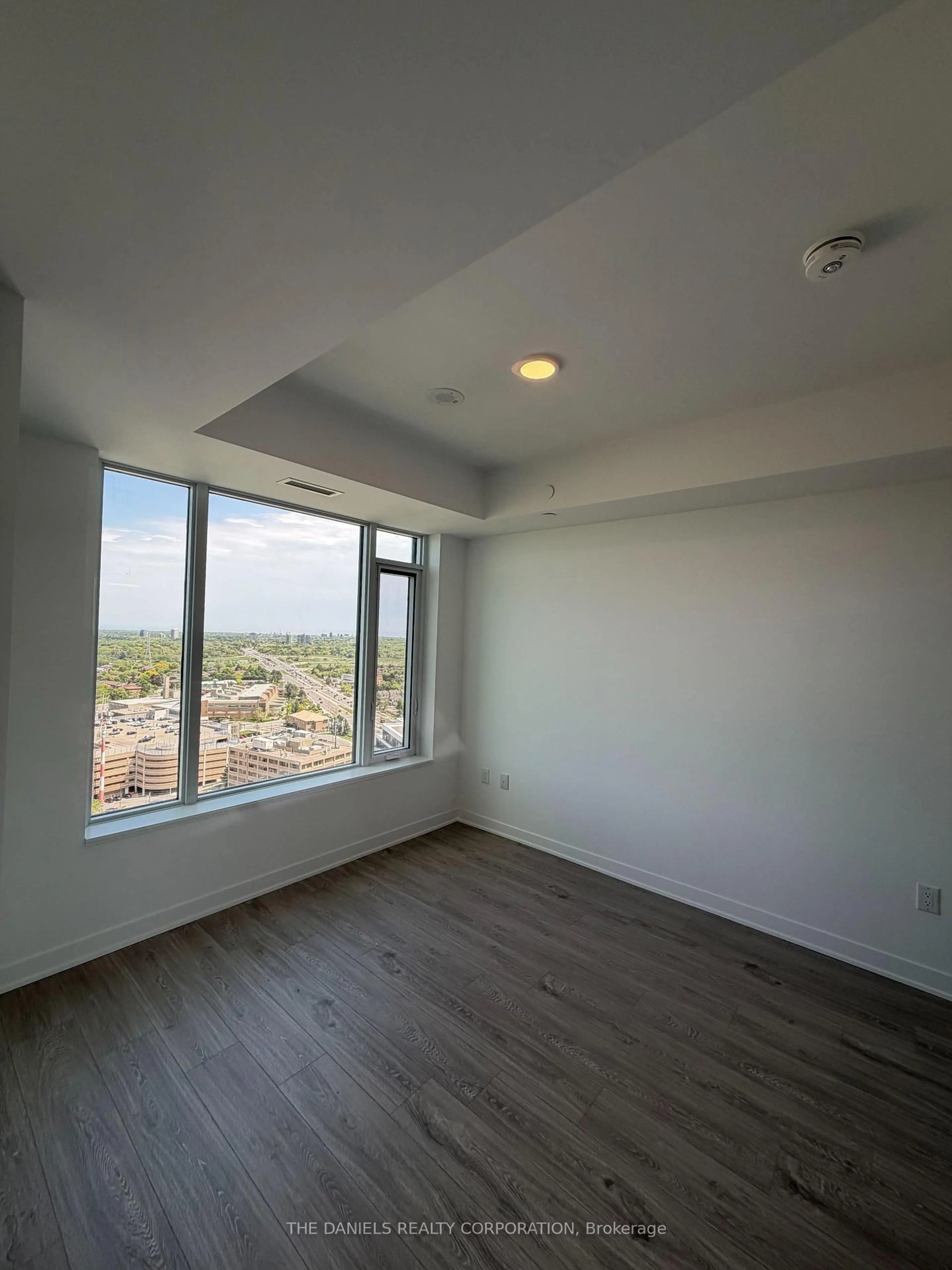 A pic of a room for 2495 Eglinton Ave #1011, Mississauga Ontario L5M 2T2