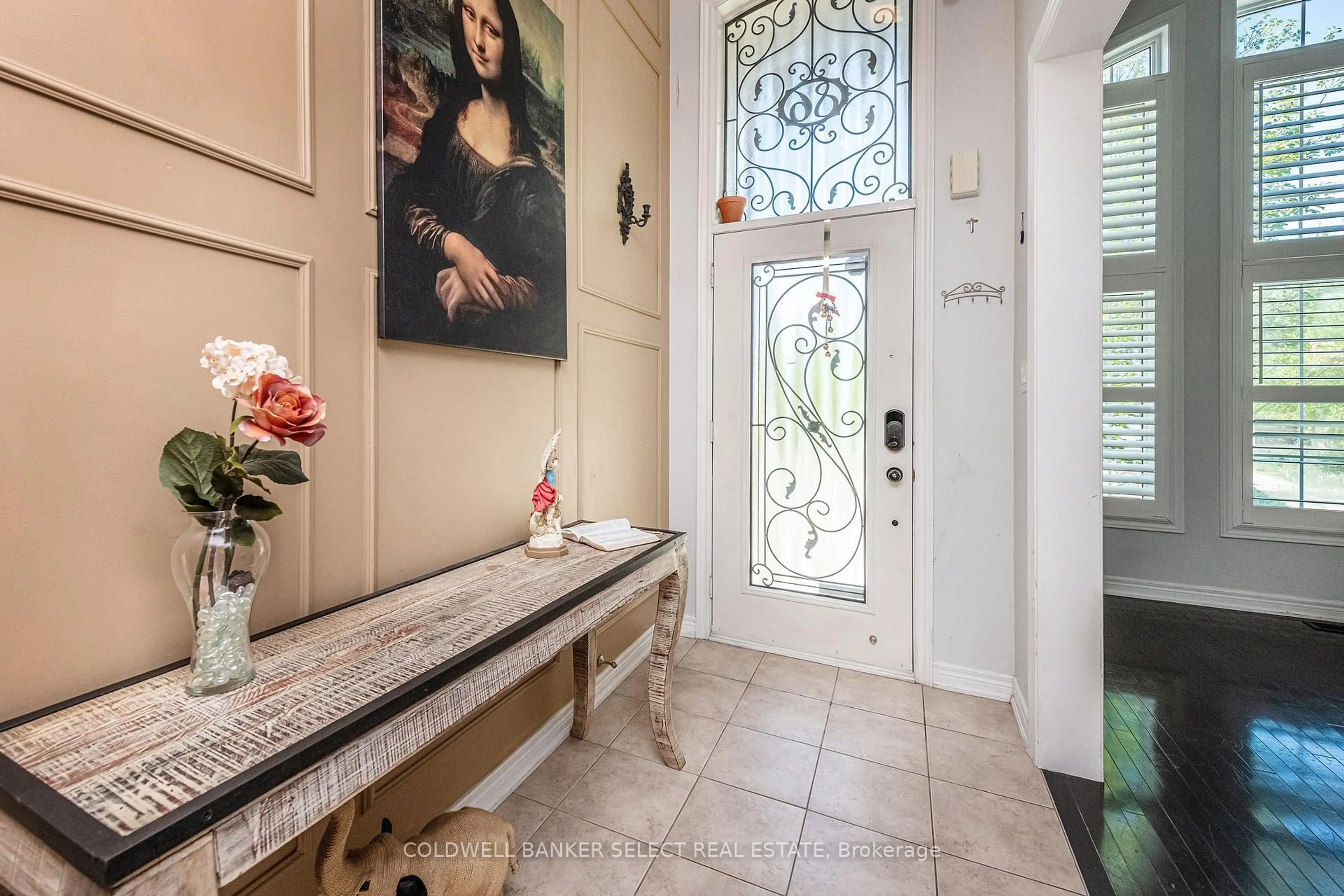 Indoor entryway for 86 Stoneylake Ave, Brampton Ontario L6V 4T4