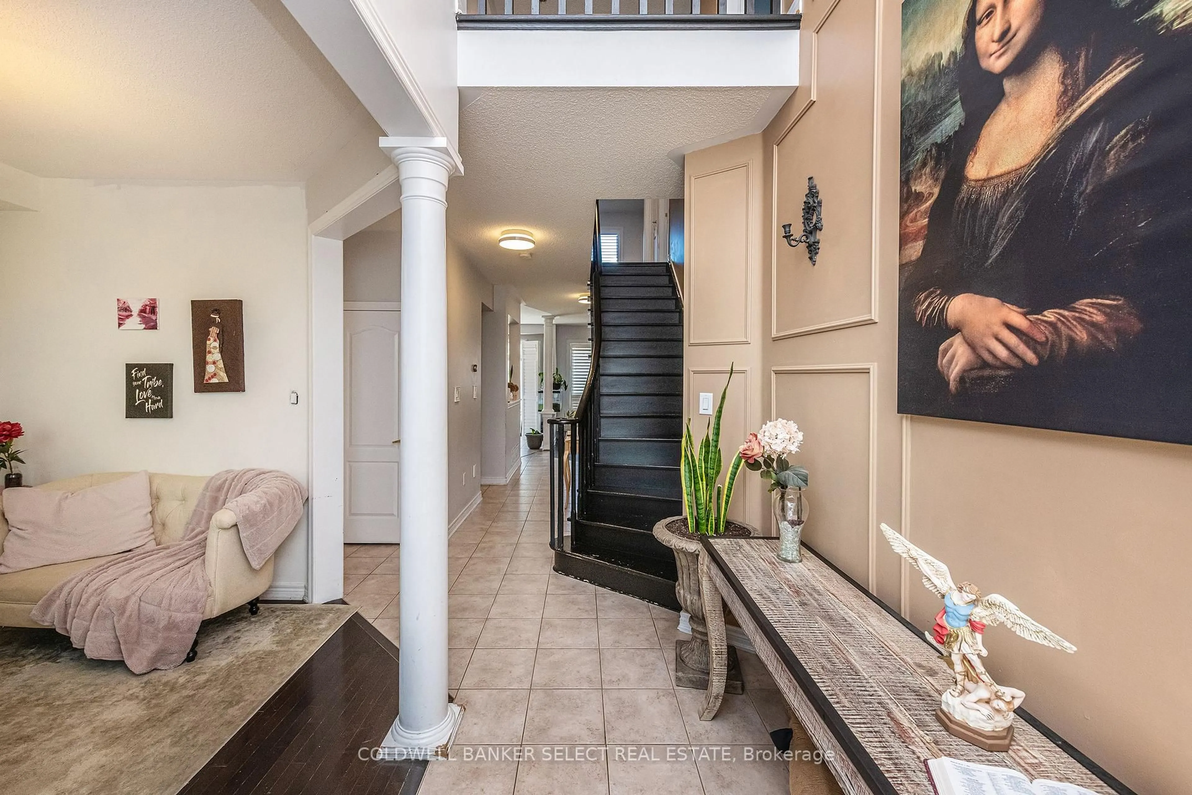 Indoor entryway for 86 Stoneylake Ave, Brampton Ontario L6V 4T4