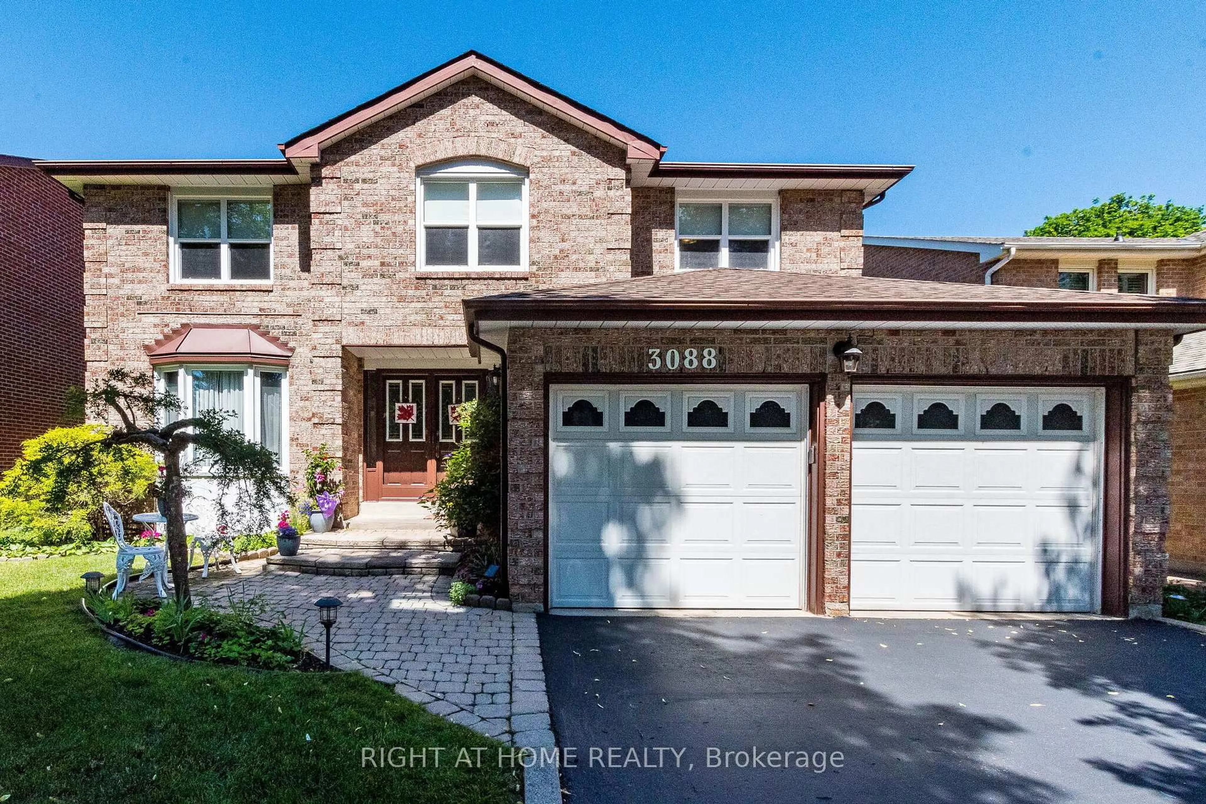 Home with brick exterior material, street for 3088 Spring Creek Cres, Mississauga Ontario L5N 4R7