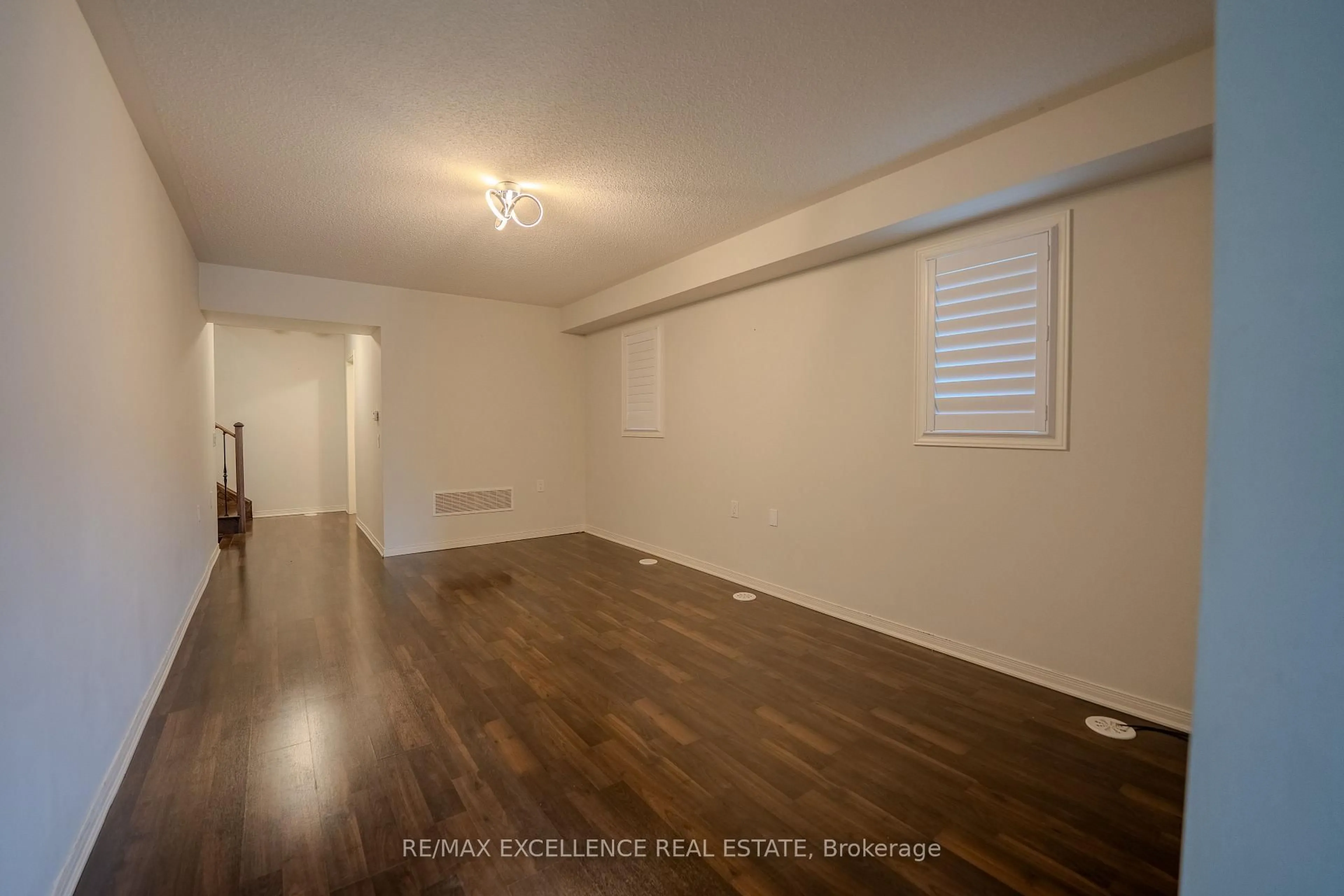 A pic of a room for 78 Deer Ridge Tr, Caledon Ontario L7C 3Z5