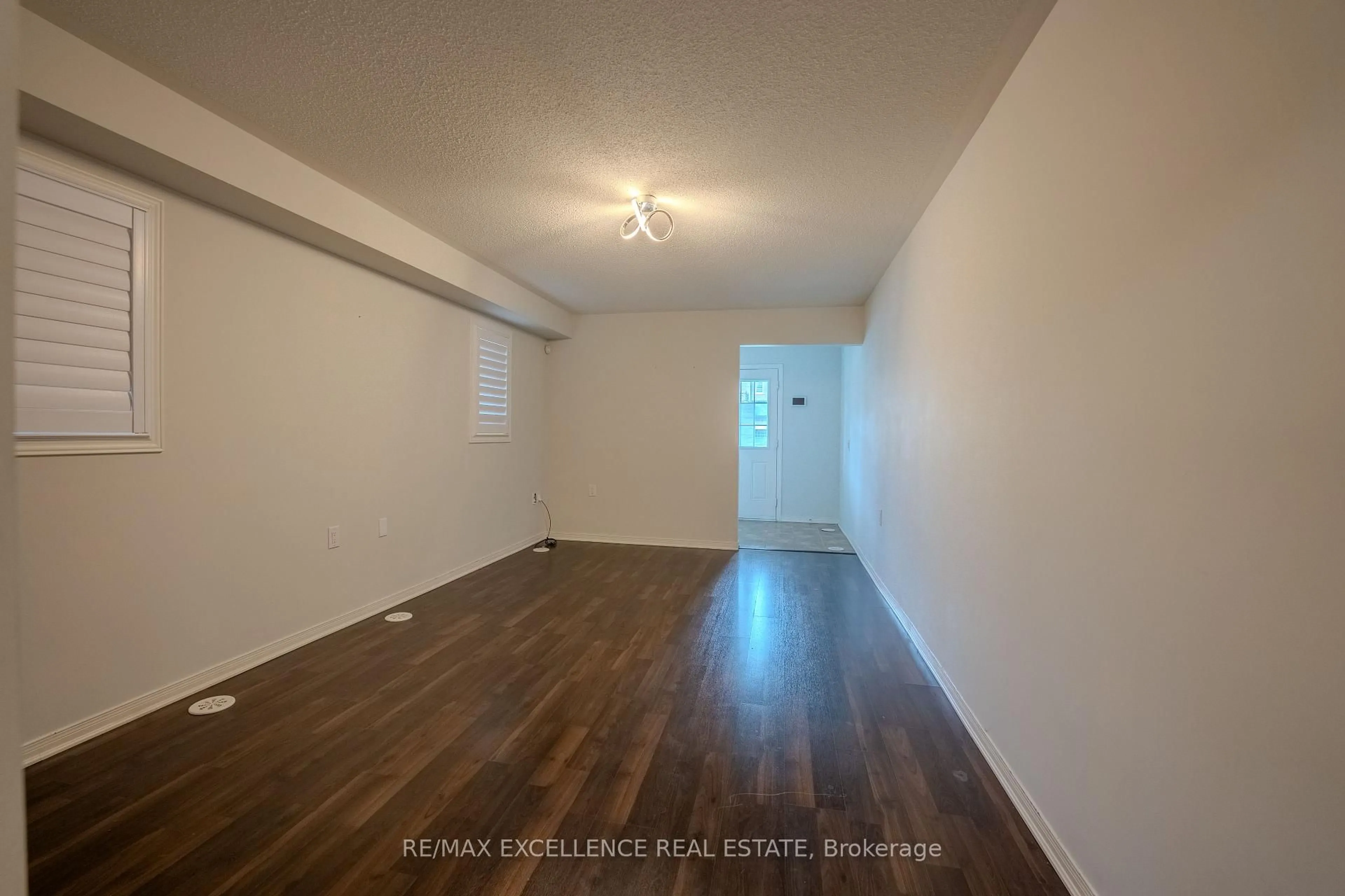 A pic of a room for 78 Deer Ridge Tr, Caledon Ontario L7C 3Z5