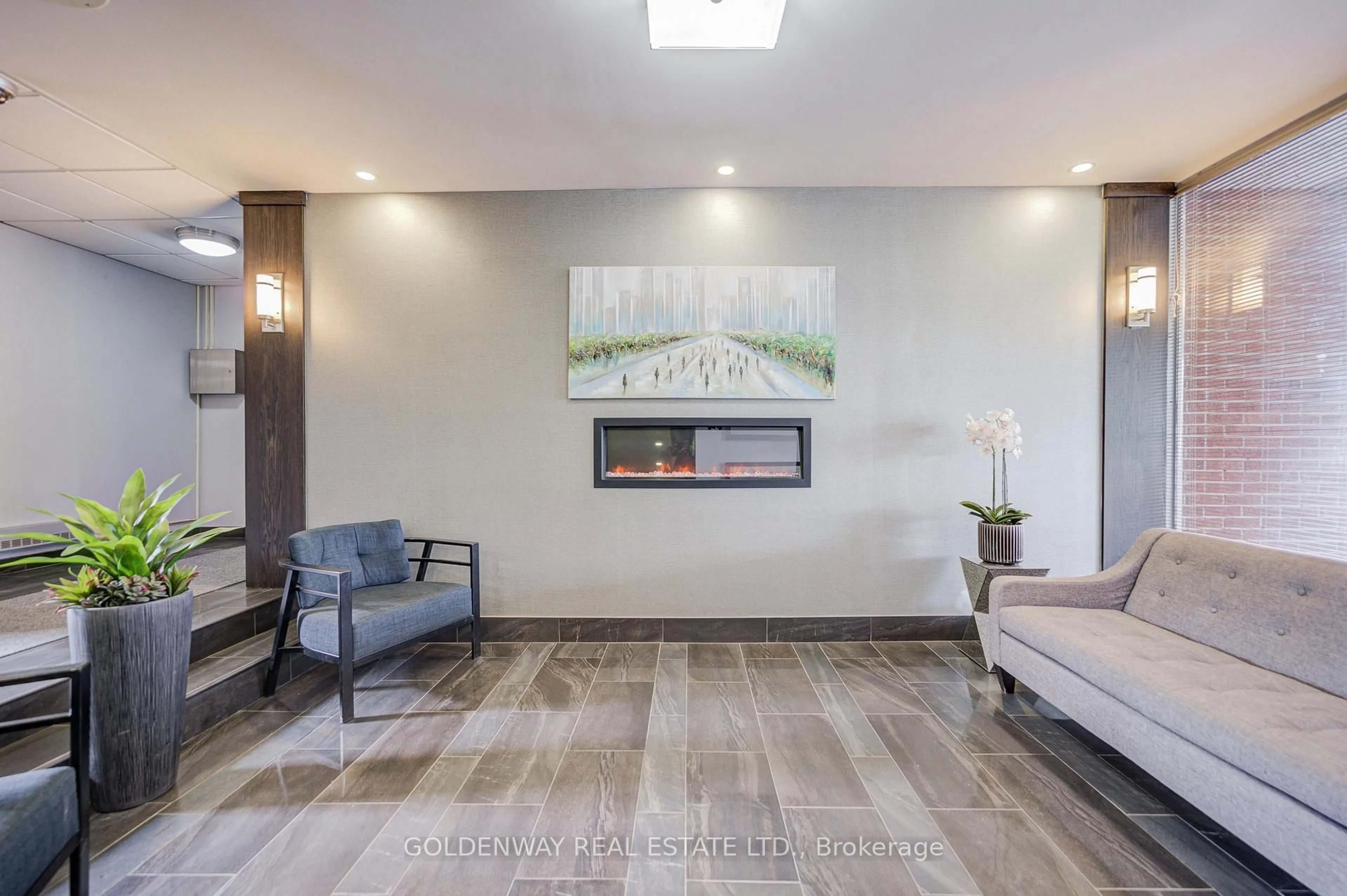 Lobby for 1660 Bloor St #606, Mississauga Ontario L4X 1R9