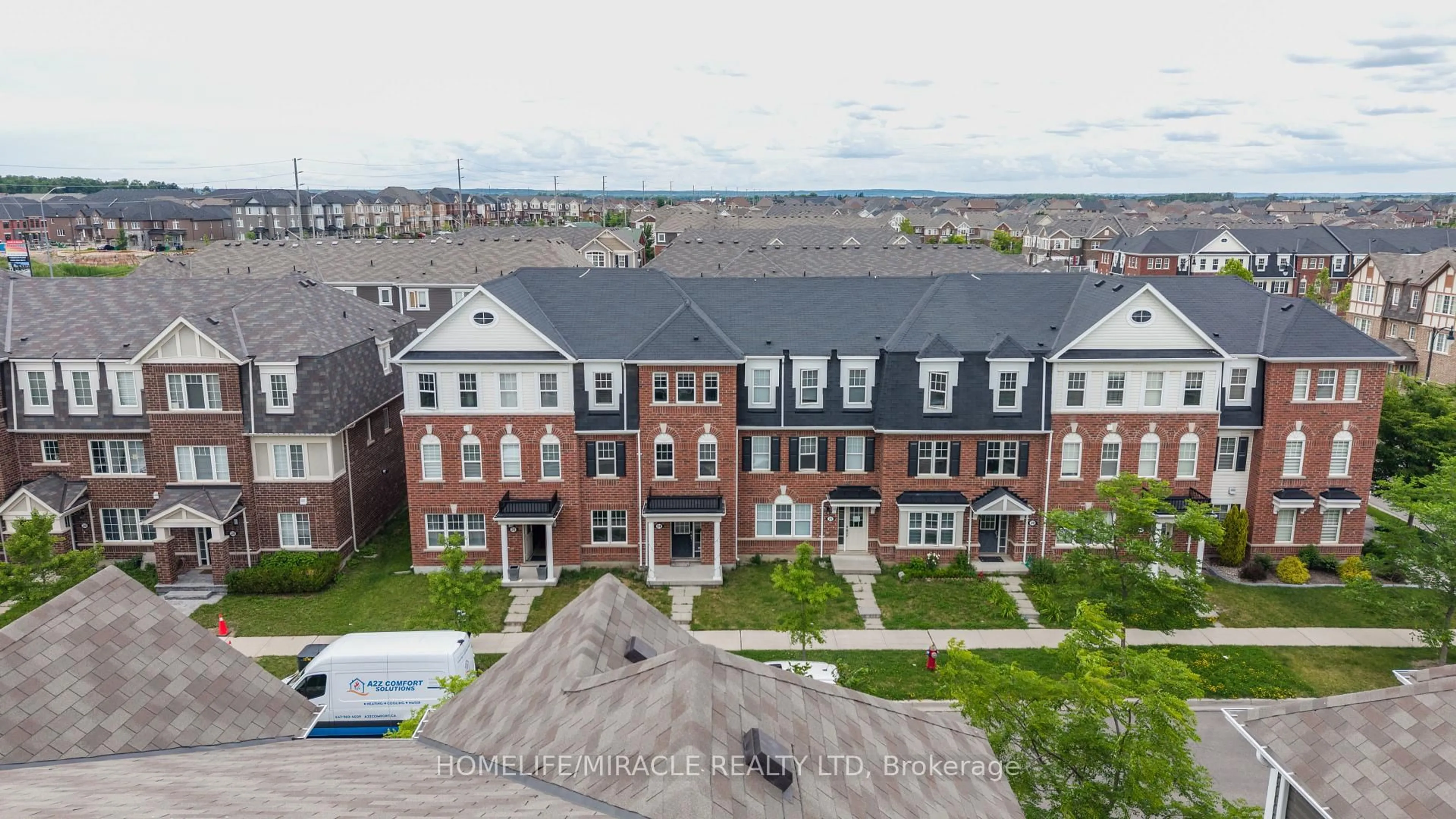 A pic from outside/outdoor area/front of a property/back of a property/a pic from drone, unknown for 24 Metro Cres, Brampton Ontario L7A 0A8