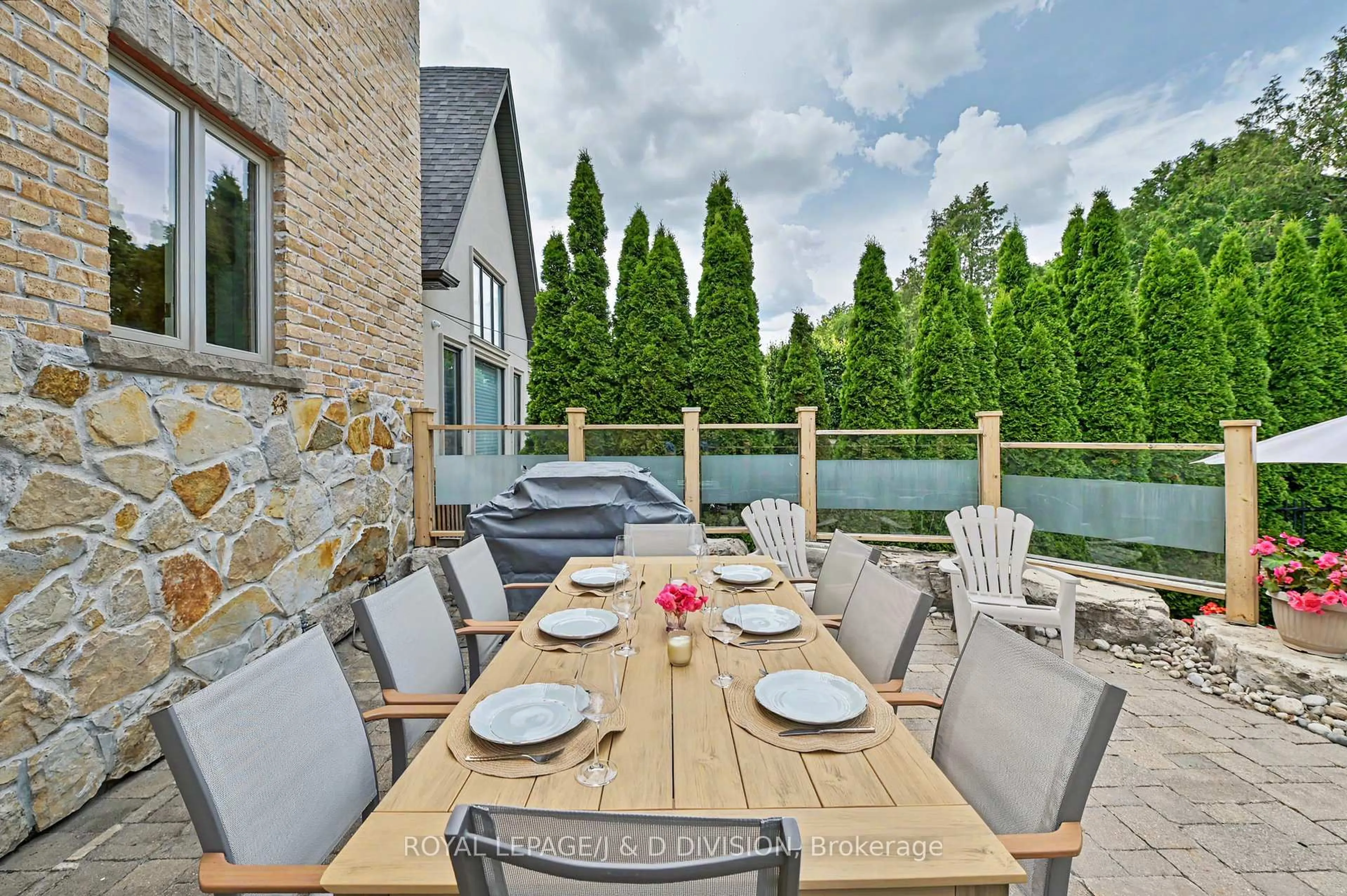 Patio, water/lake/river/ocean view for 17 Agar Cres, Toronto Ontario M9B 5A4