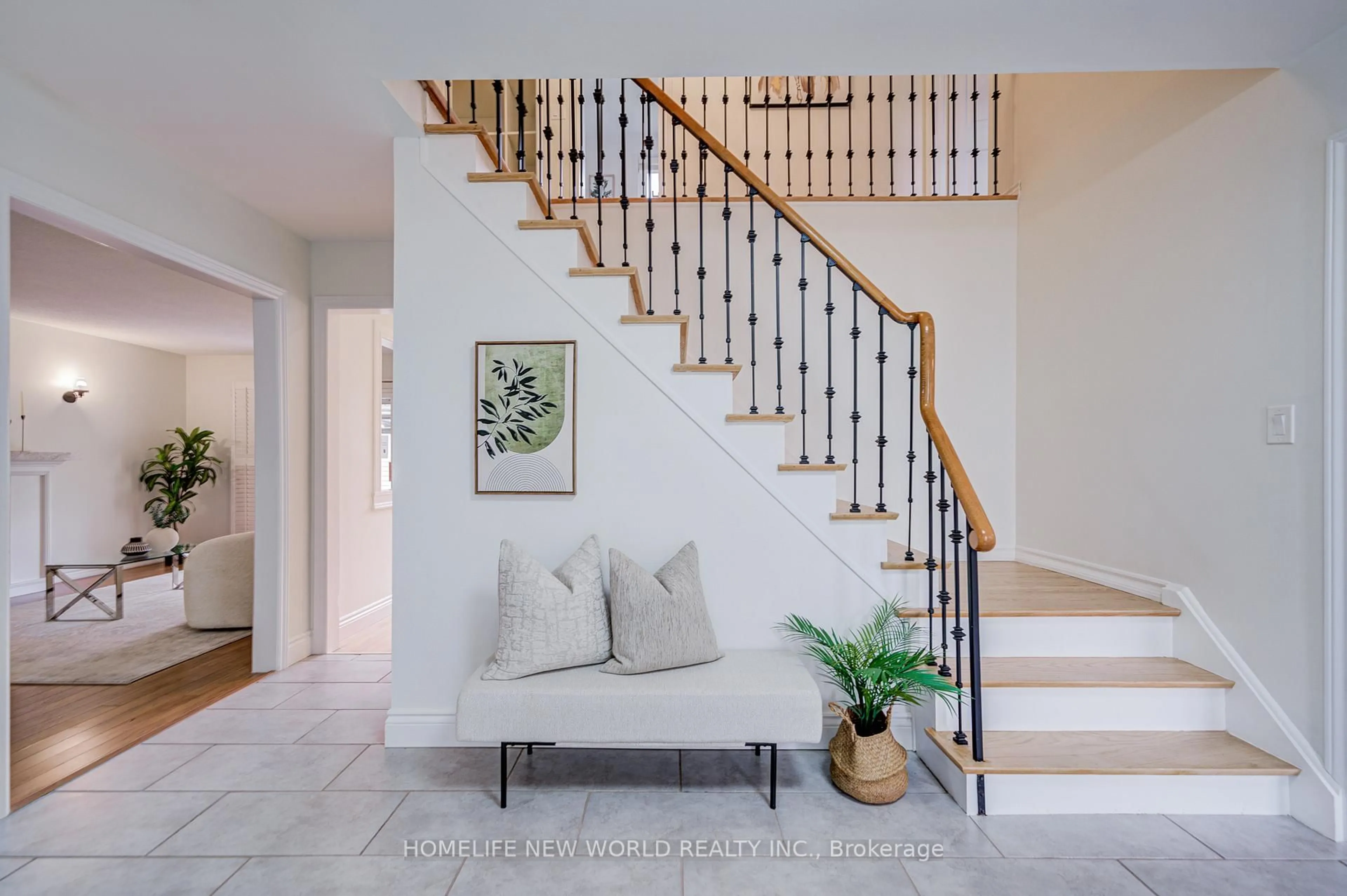 Unknown for 5 Hopedale Crt, Mississauga Ontario L5M 2G1