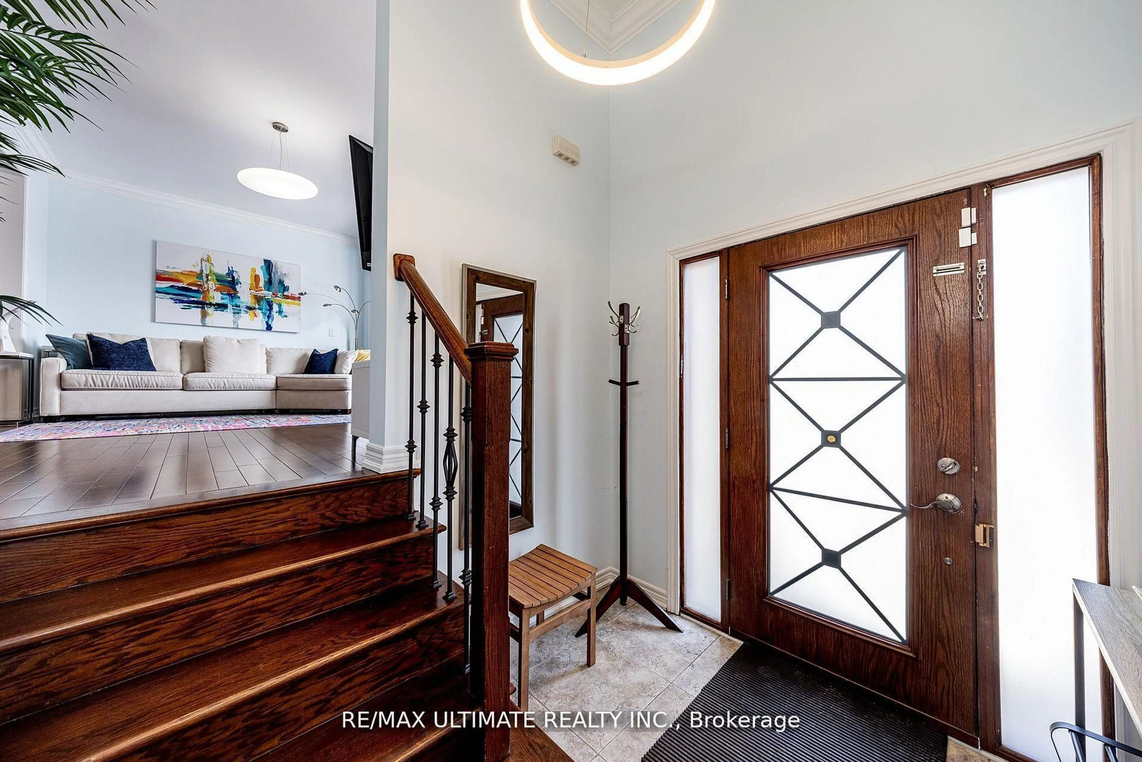 Indoor entryway for 1160 Islington Ave, Toronto Ontario M8Z 4S7