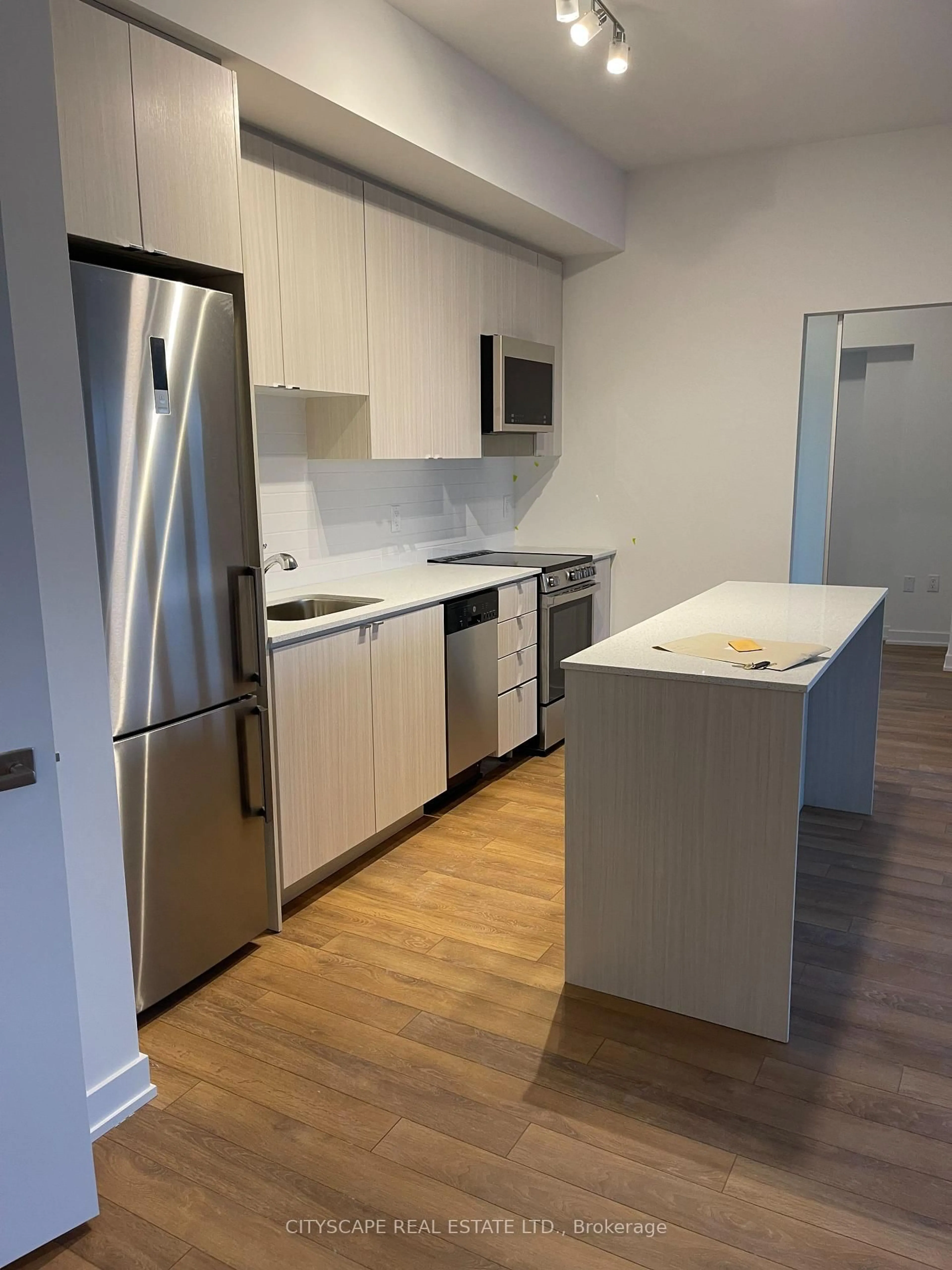 Standard kitchen, unknown for 2433 Dufferin St, Toronto Ontario M6E 0B4