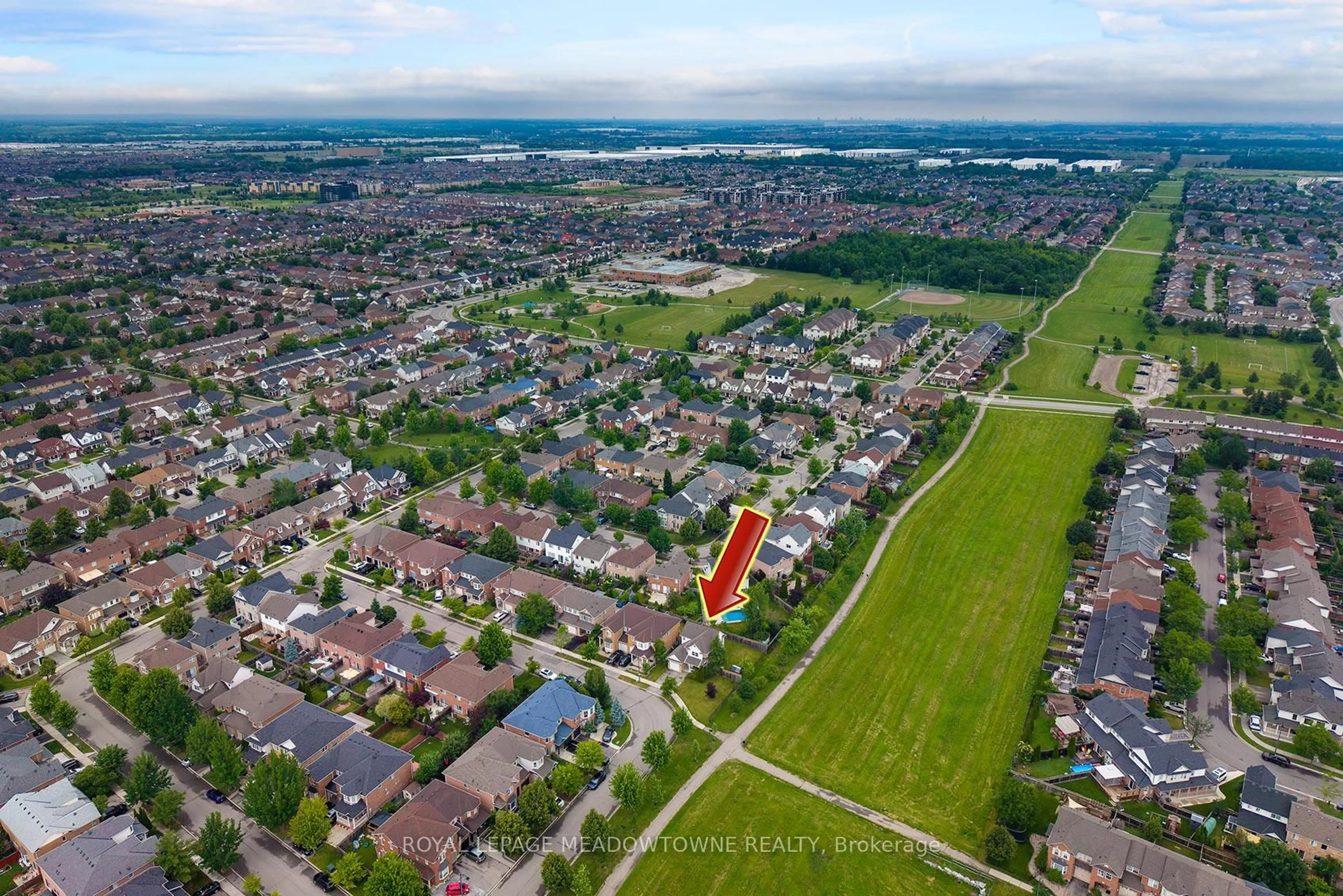 A pic from outside/outdoor area/front of a property/back of a property/a pic from drone, street for 774 Irving Terr, Milton Ontario L9T 6H2