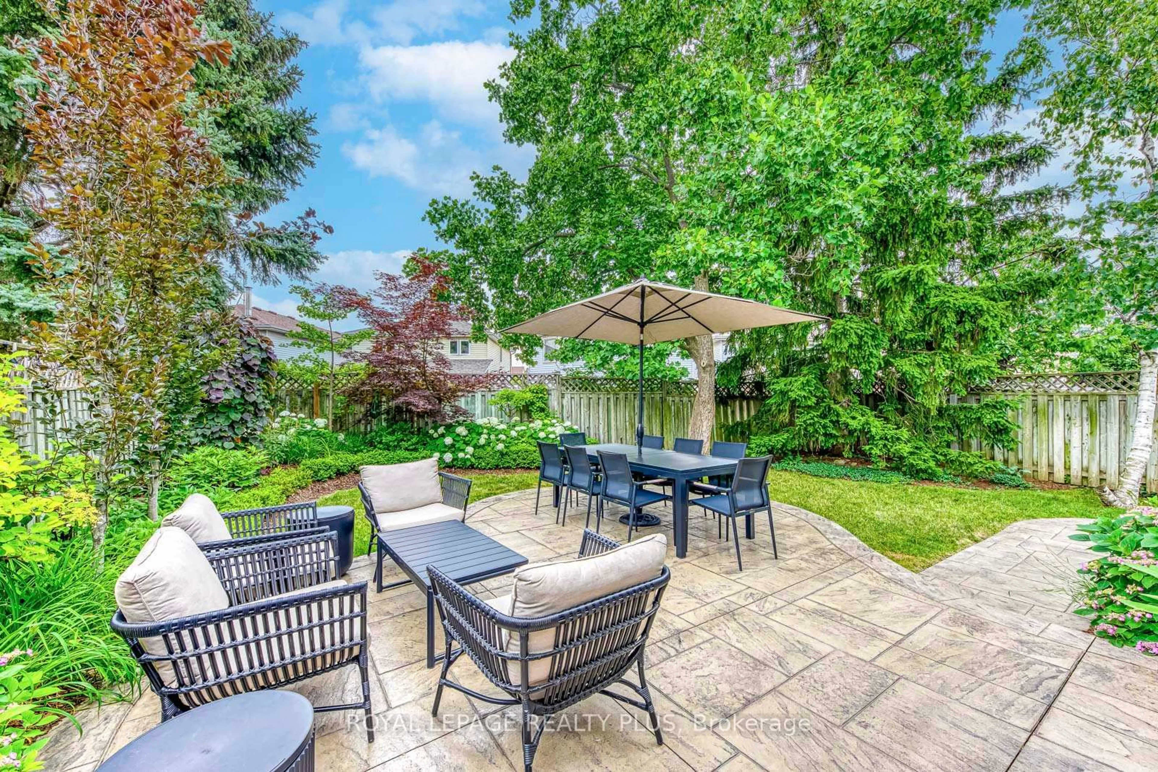 Patio, street for 3209 Wilmar Cres, Mississauga Ontario L5L 4A9
