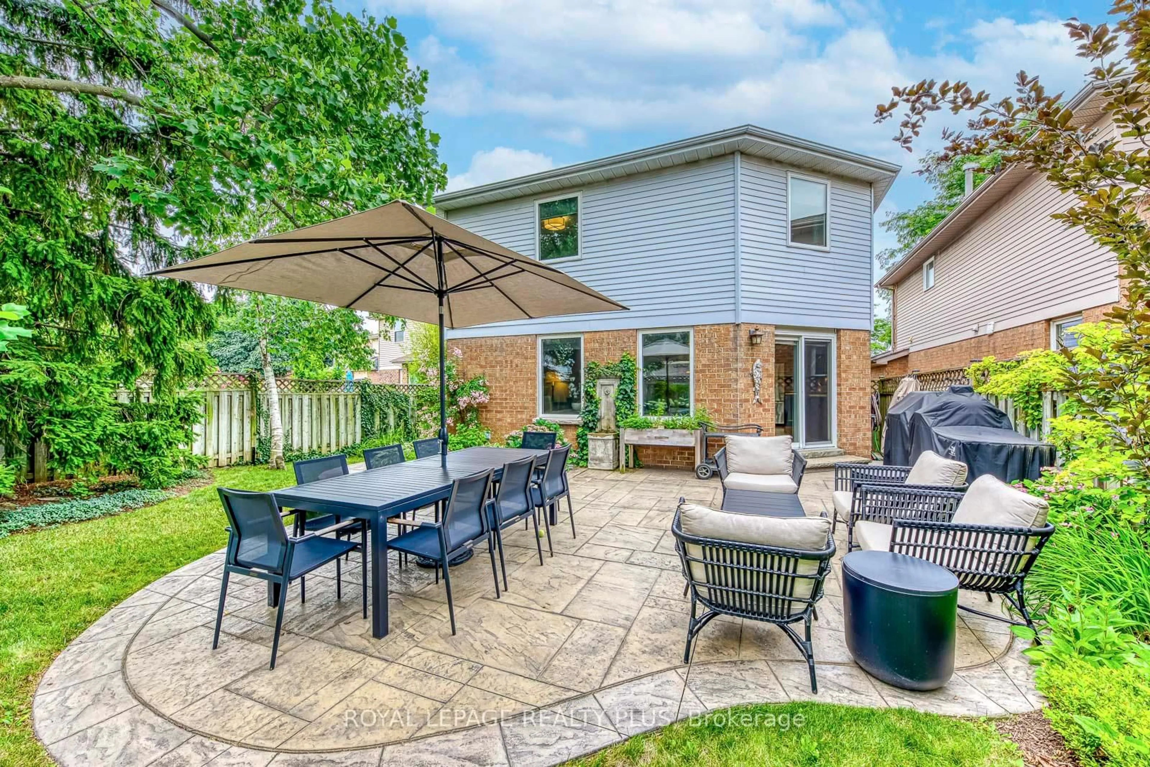 Patio, street for 3209 Wilmar Cres, Mississauga Ontario L5L 4A9