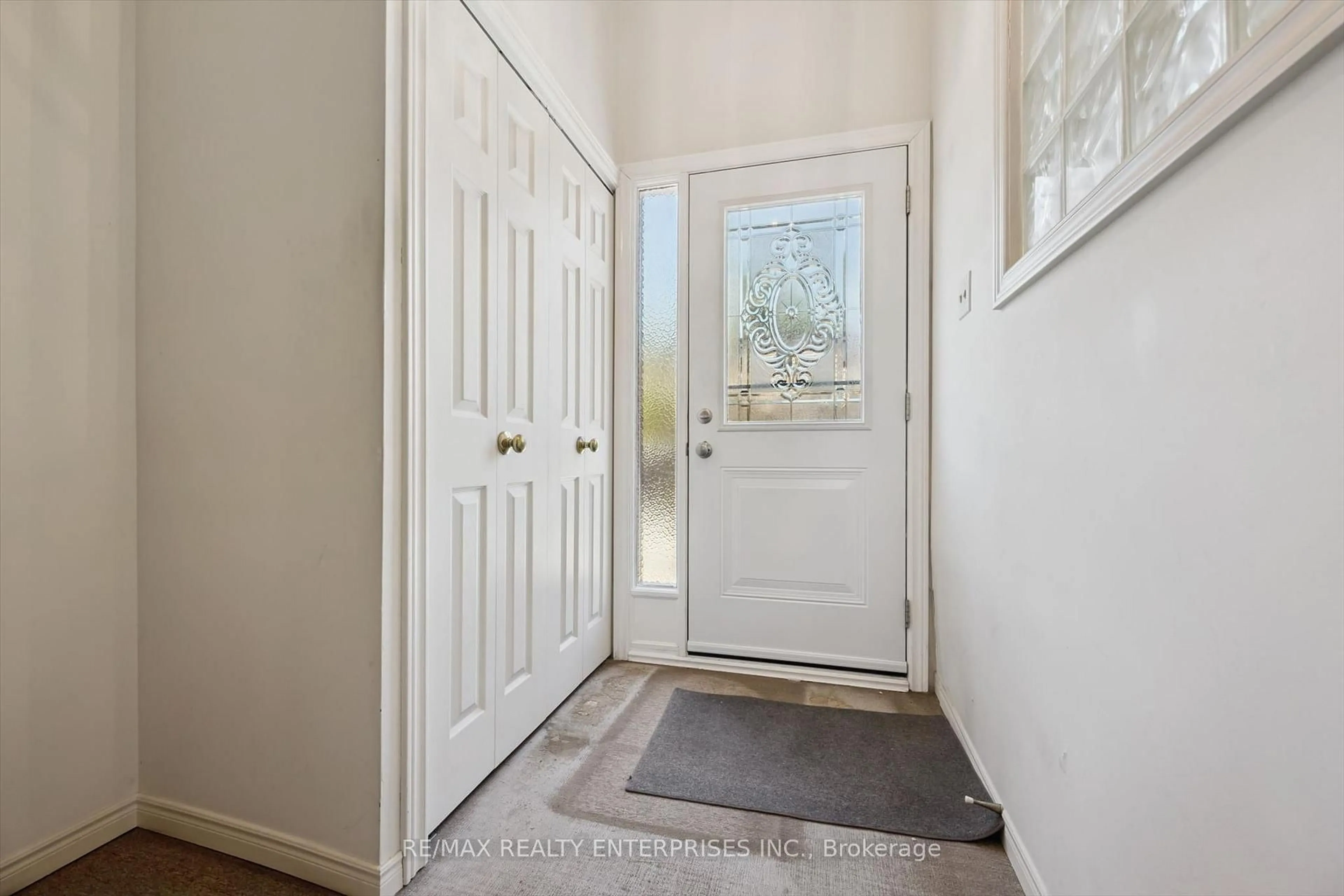 Indoor entryway for 1518 Sixth Line #30, Oakville Ontario L6H 2P2