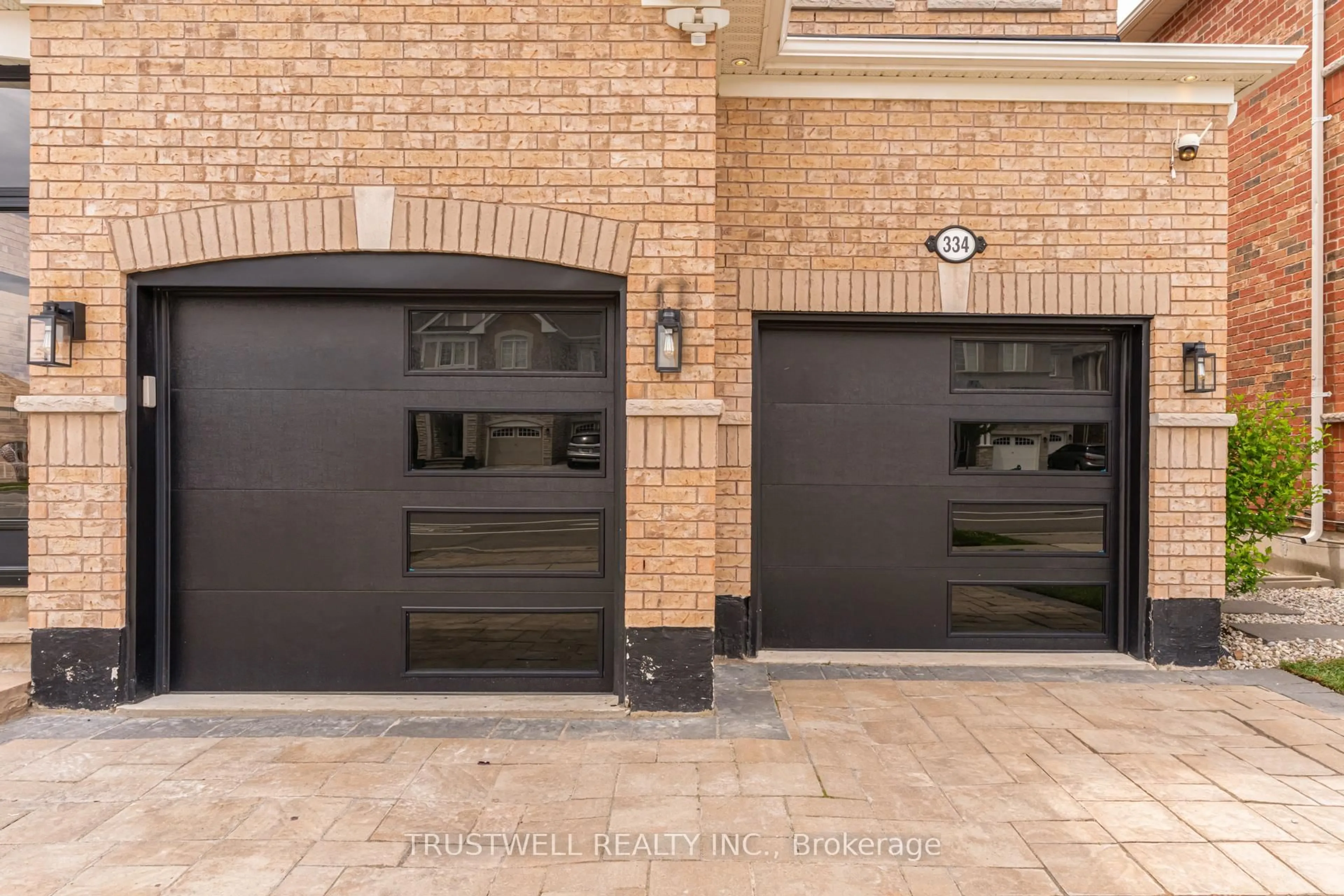 Indoor garage for 334 Trudeau Dr, Milton Ontario L9T 8Y7