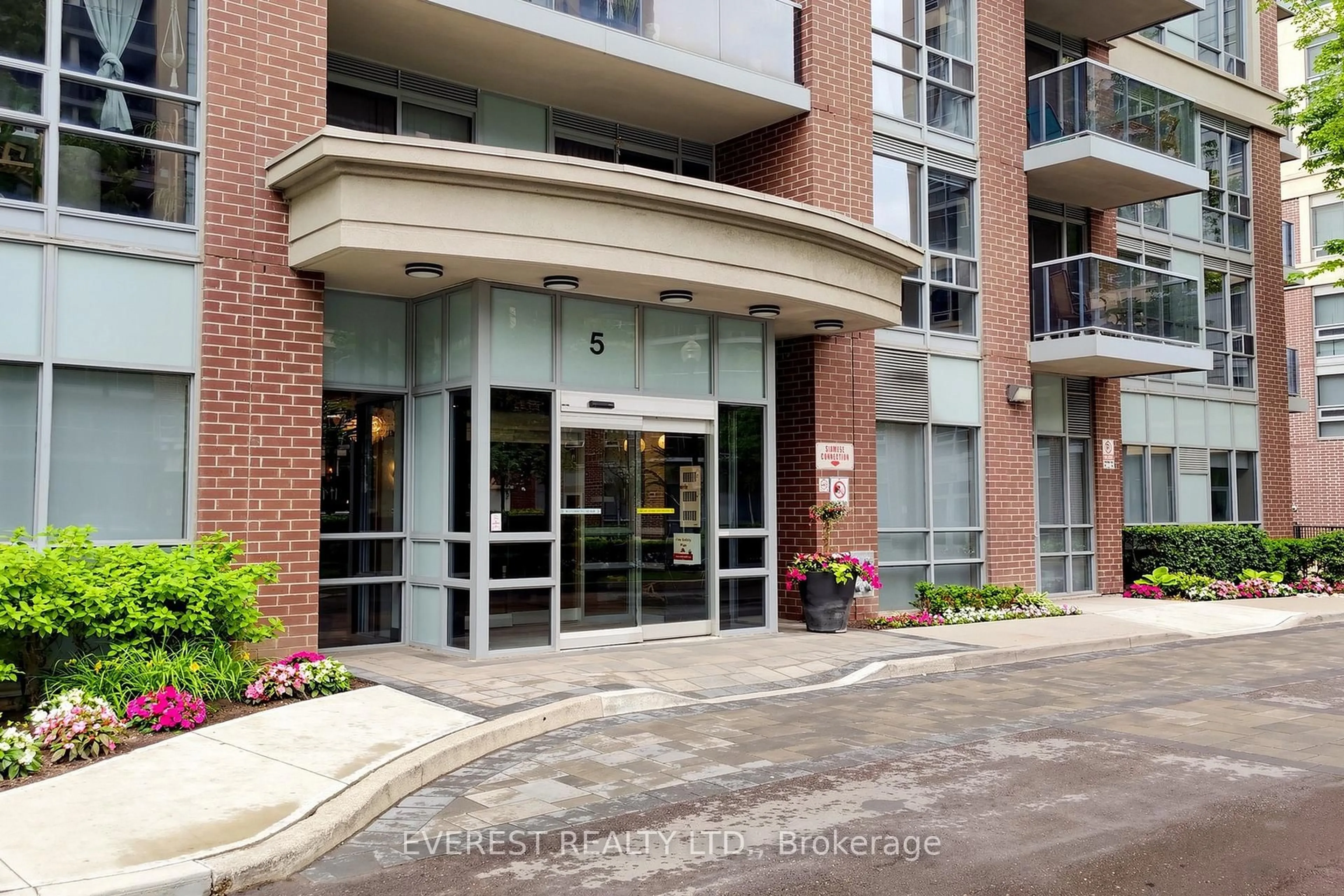 Indoor foyer for 5 Michael Power Pl ##2101, Toronto Ontario M9A 0A3
