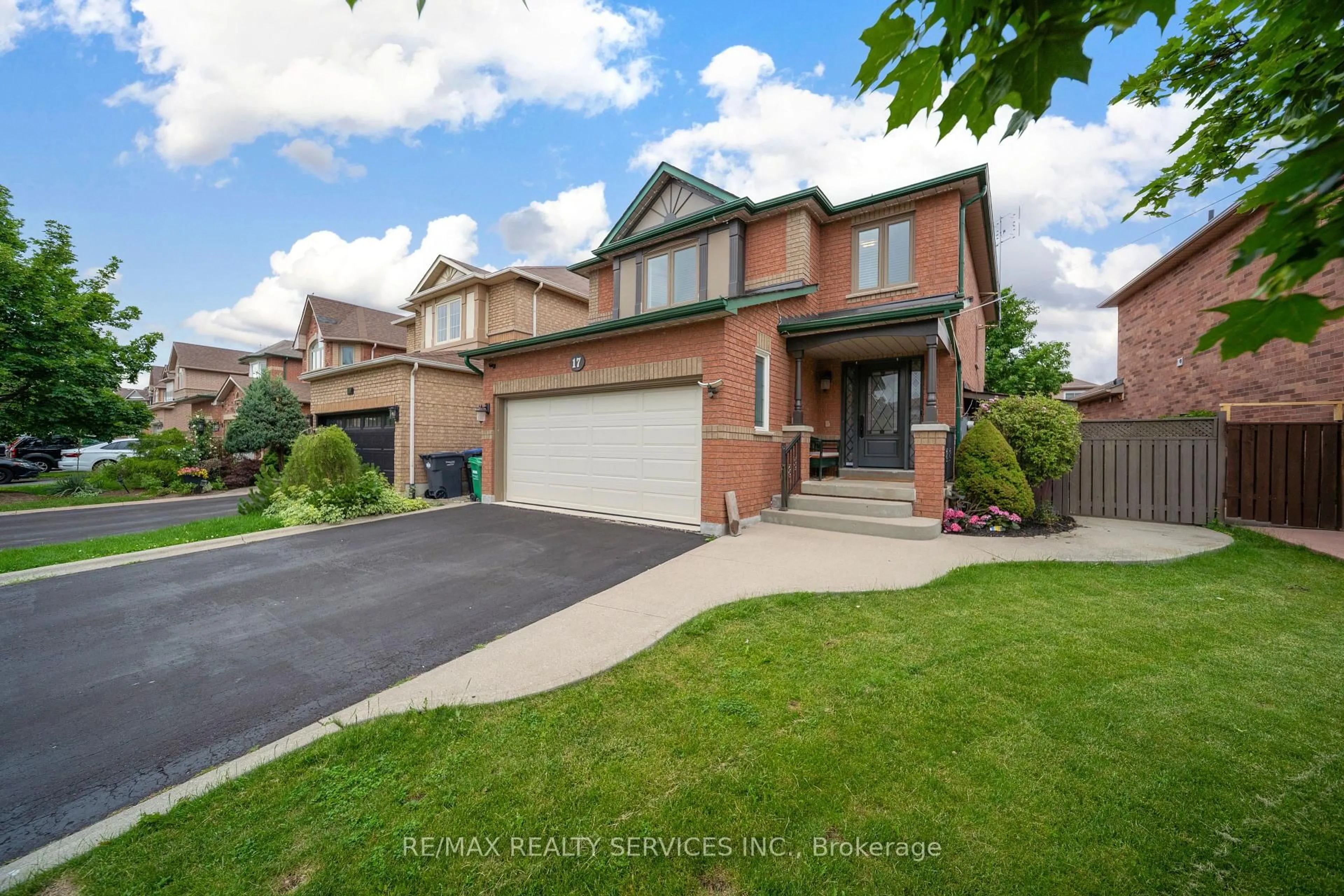 Home with brick exterior material, street for 17 National Cres, Brampton Ontario L7A 1H1
