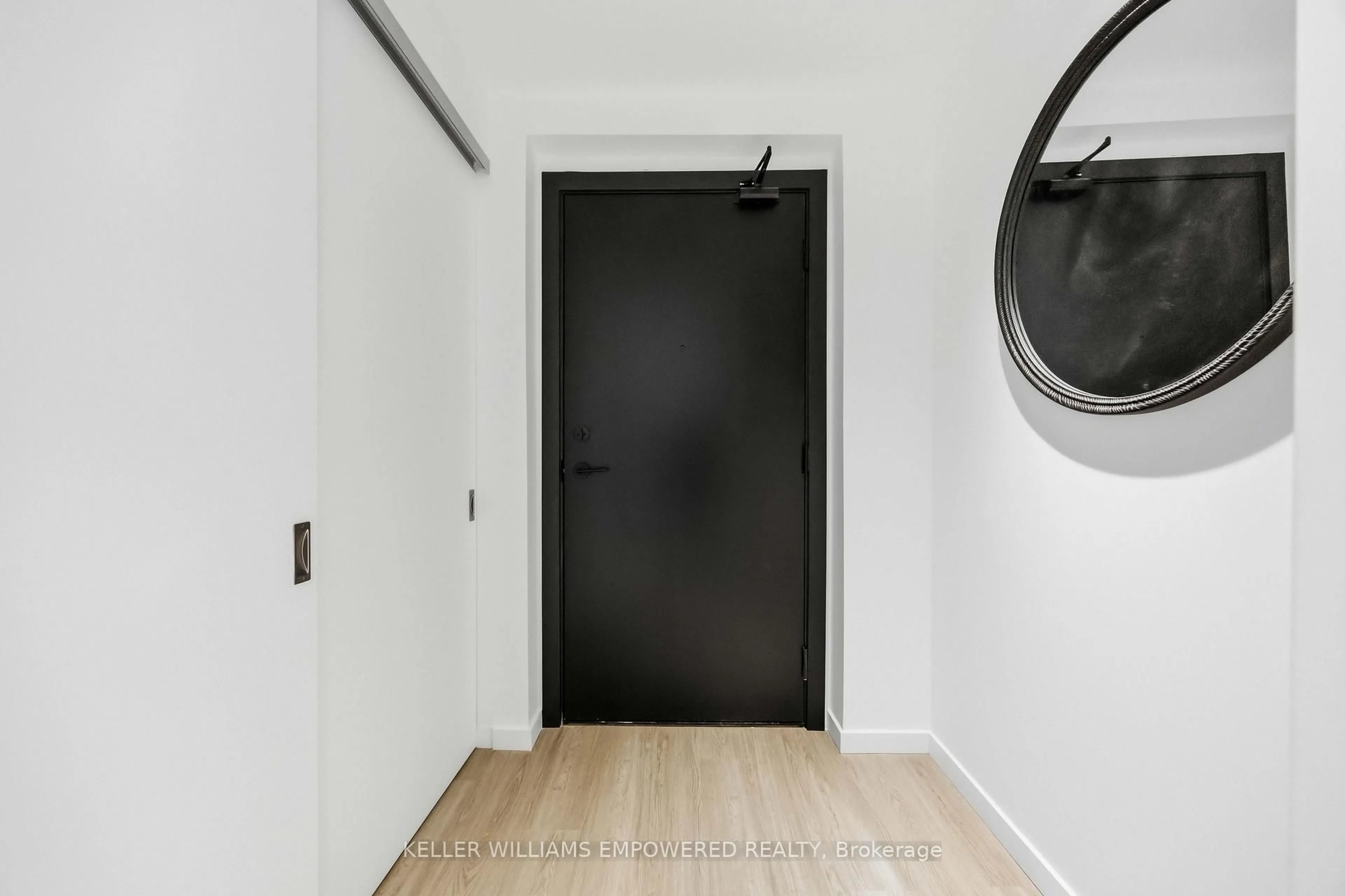 Indoor entryway for 689 The Queensway St #231, Toronto Ontario M8Y 1L1